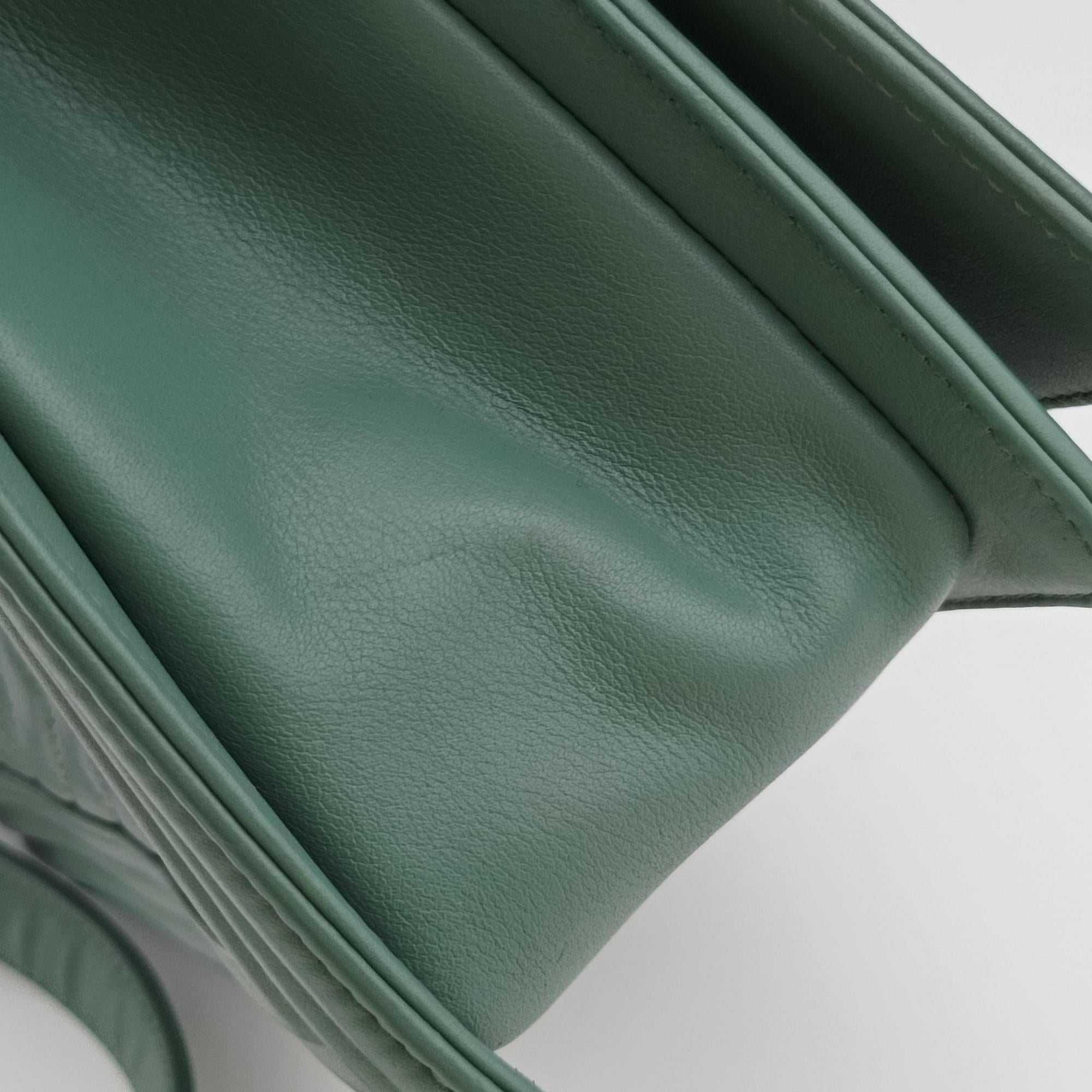 BOY CHANEL Green Leather A67086 26205628ボーイシャネル グリーン レザー A67086 26205628