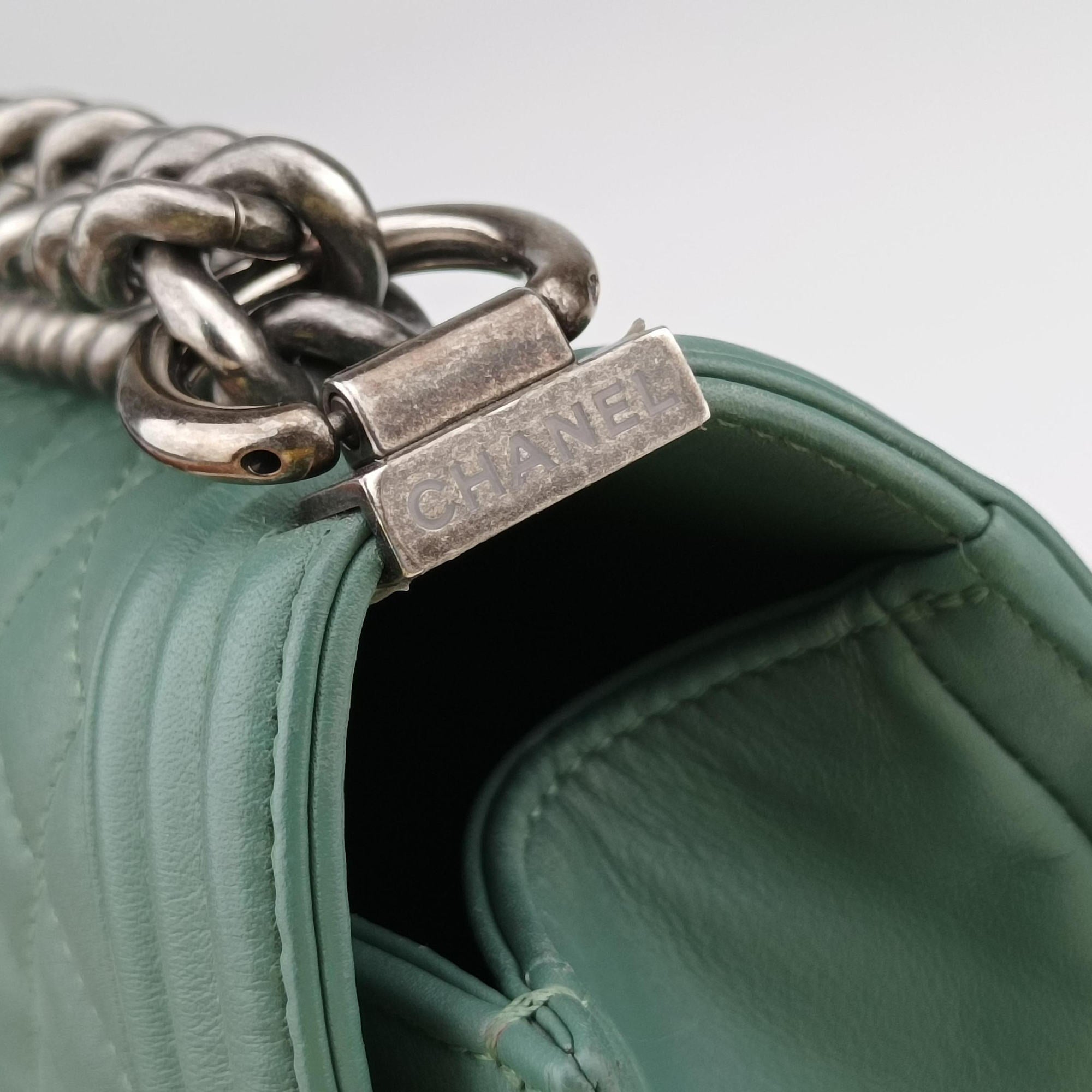 BOY CHANEL Green Leather A67086 26205628ボーイシャネル グリーン レザー A67086 26205628