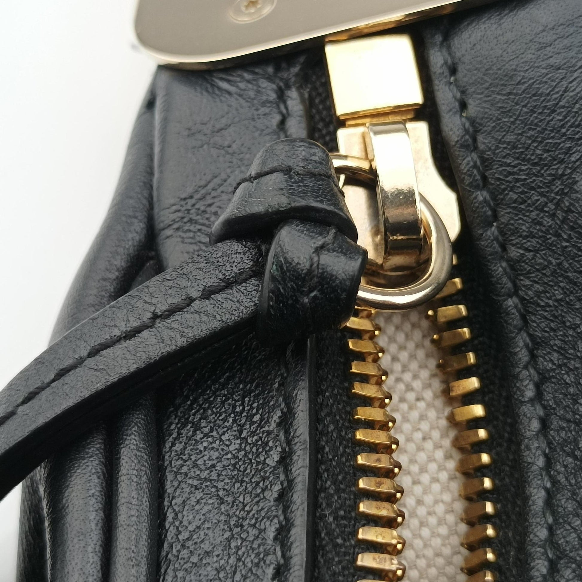 ATTACHE Black Leather 699409 A038617897アタッシェ ブラック レザー 699409 A038617897