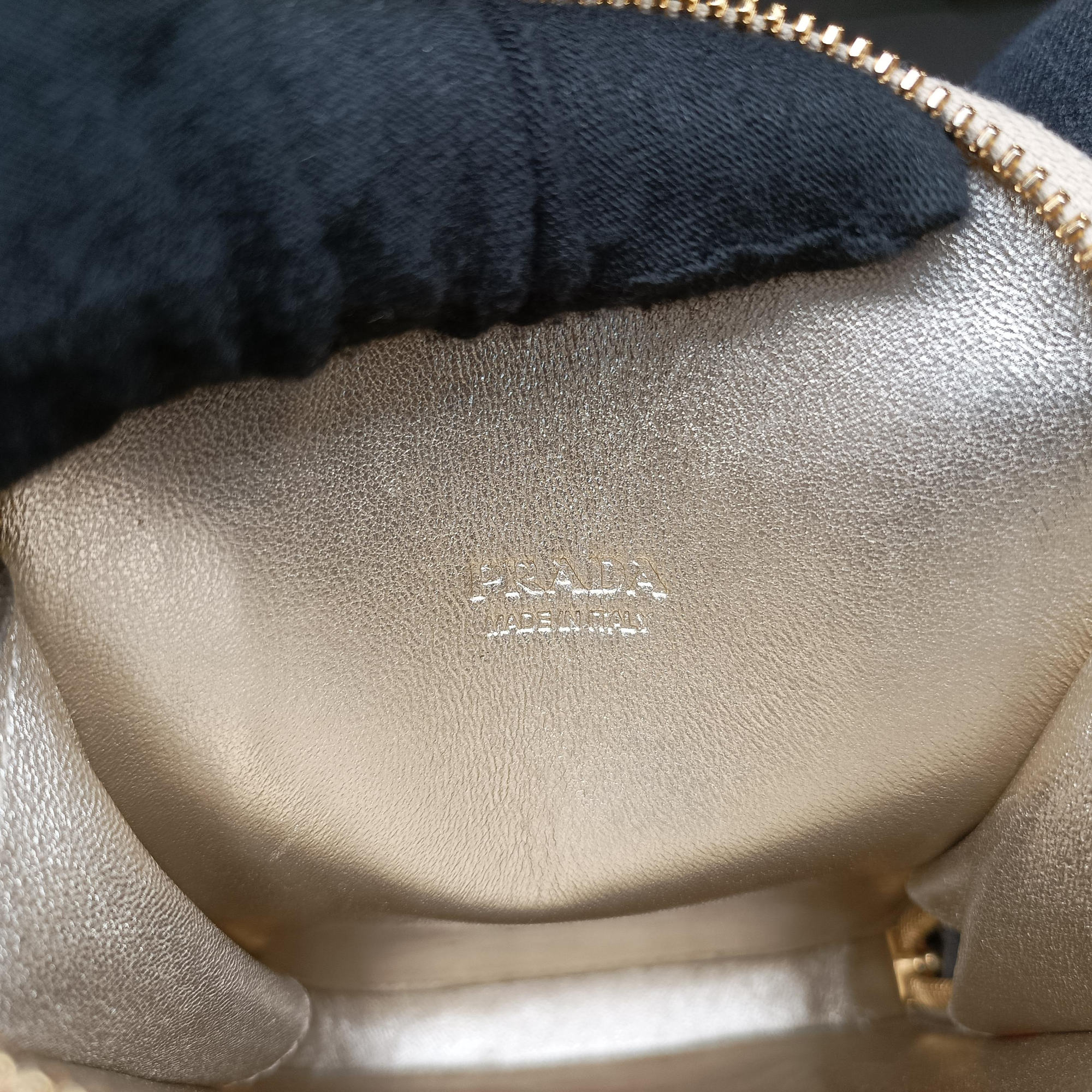 Triangle logo Golden Saffiano Leather 1DH030 85トライアングルロゴ ゴールド サフィアーノレザー 1DH030 85