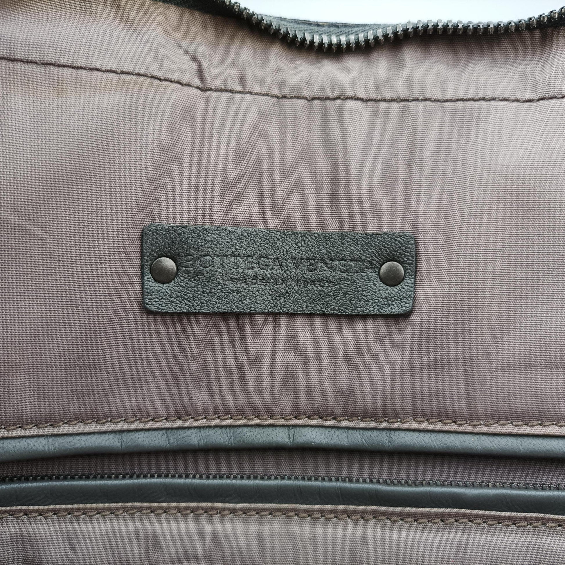 Intrecciato Grey Leather B08050417Hイントレチャート グレー レザー B08050417H