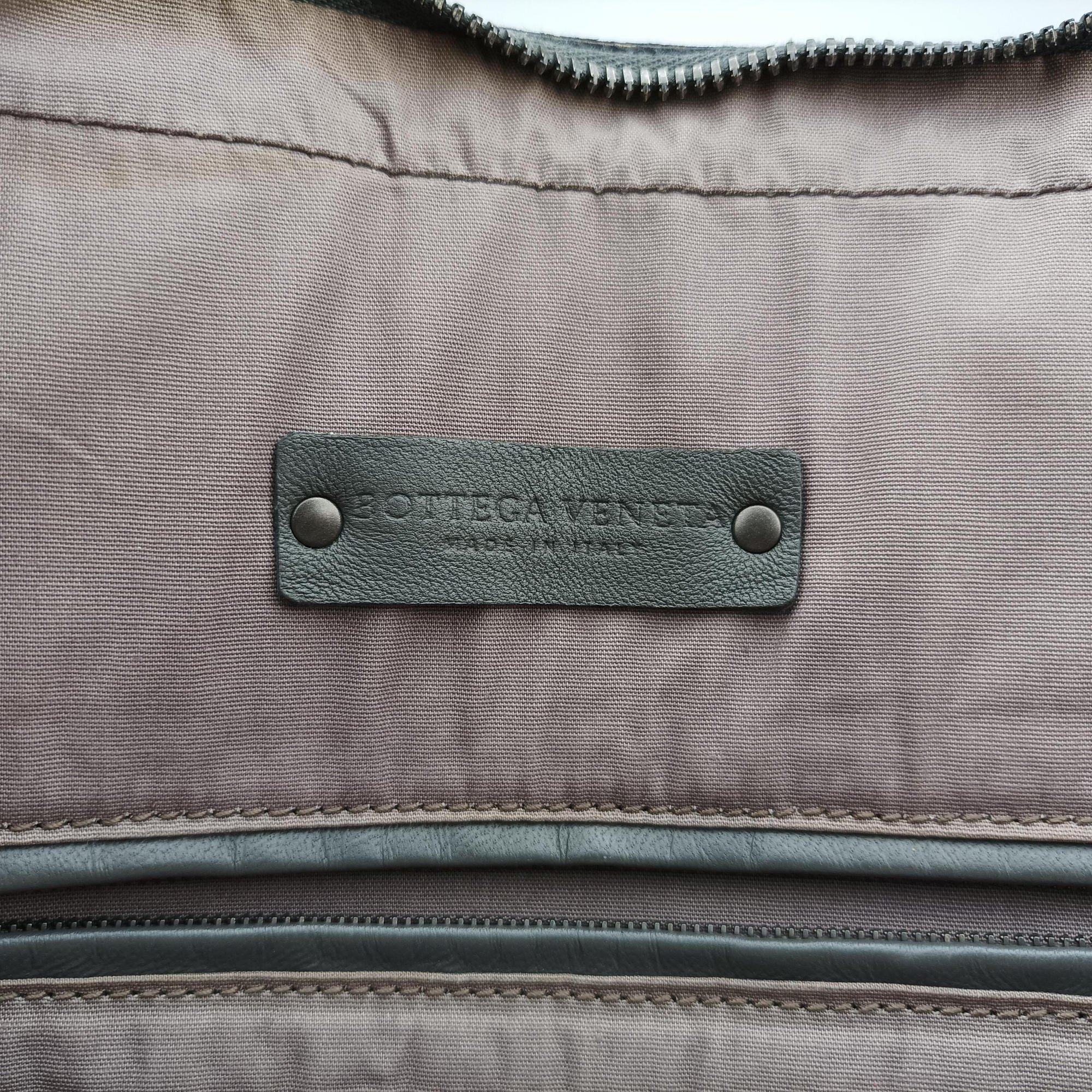 Intrecciato Grey Leather B08050417Hイントレチャート グレー レザー B08050417H