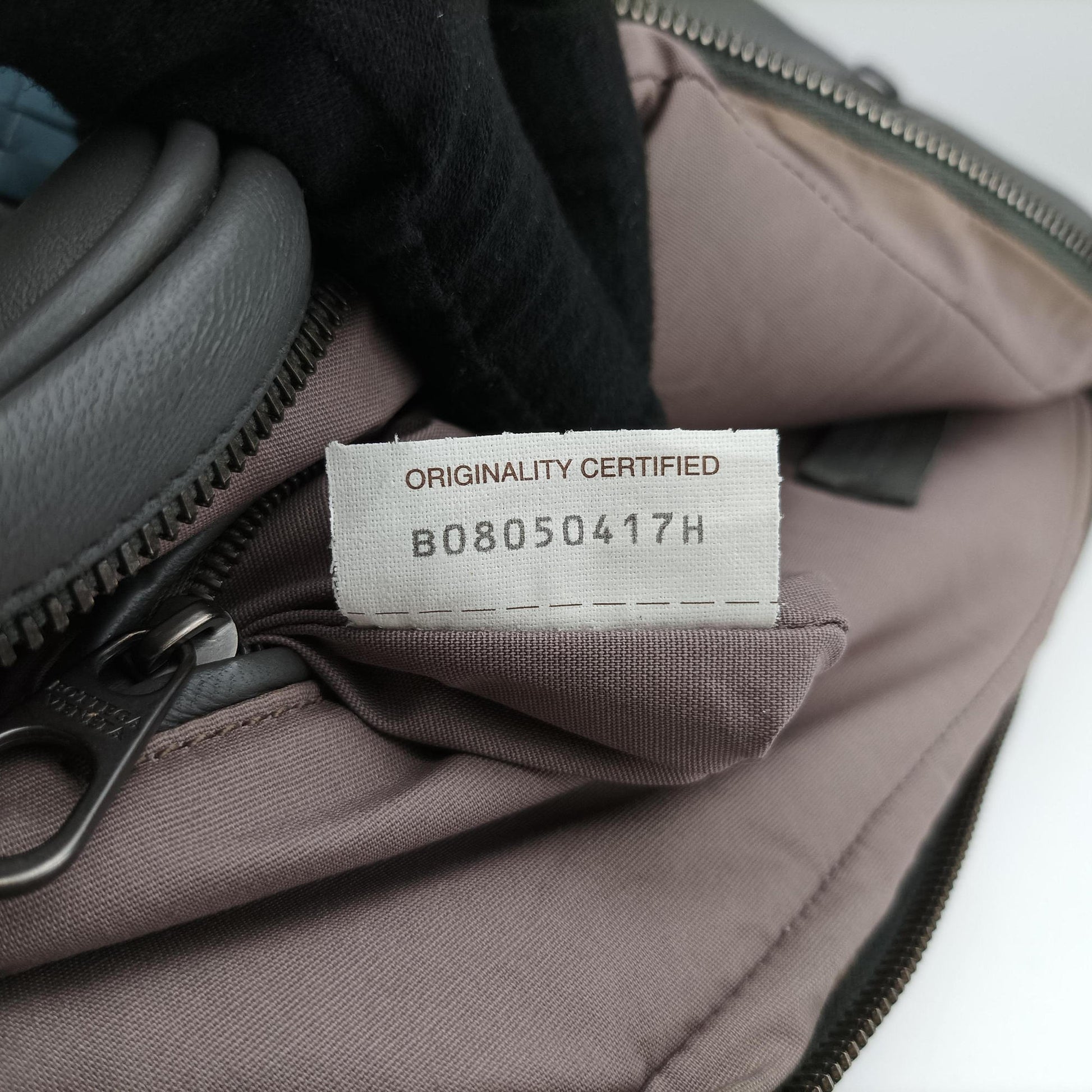 Intrecciato Grey Leather B08050417Hイントレチャート グレー レザー B08050417H