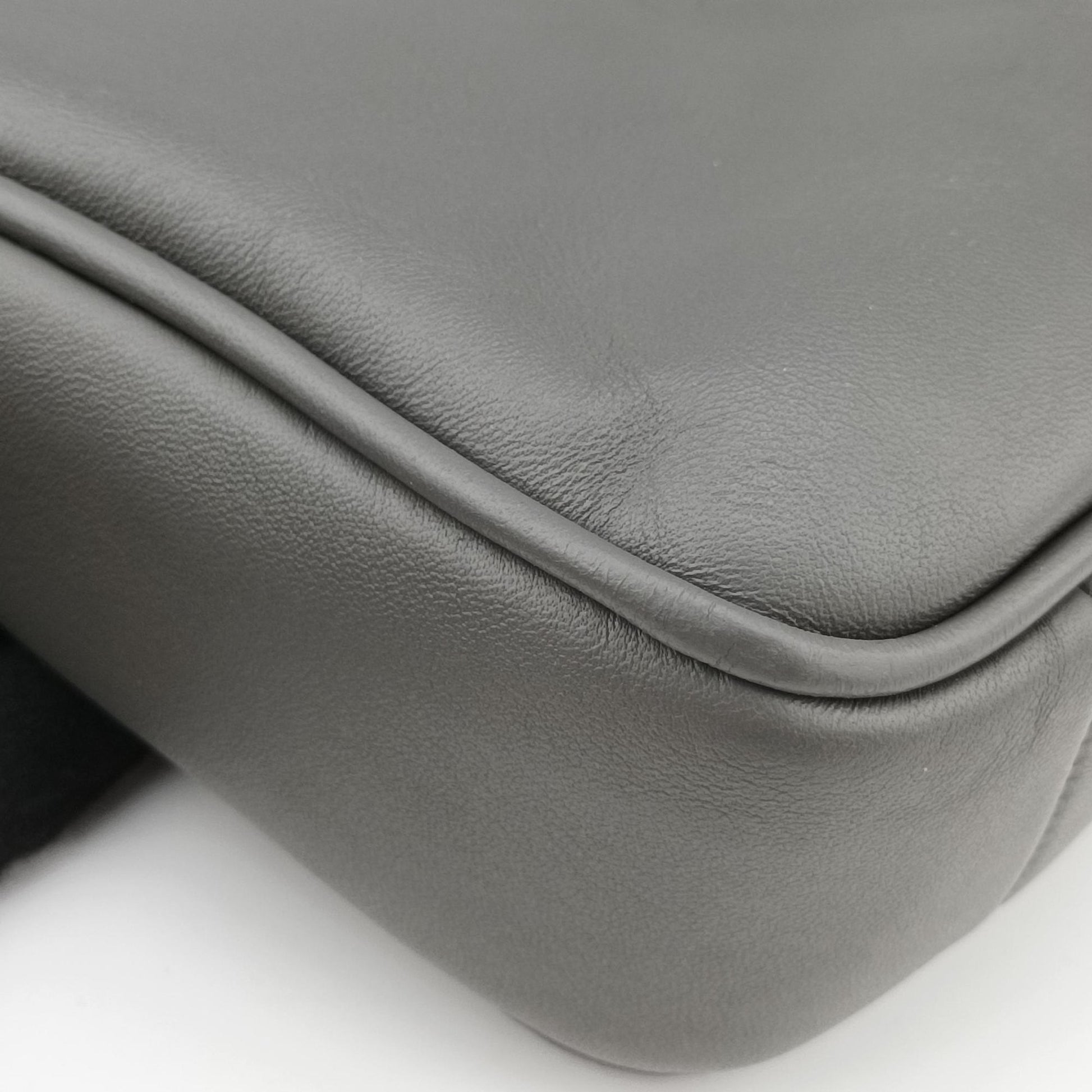 Intrecciato Grey Leather B08050417Hイントレチャート グレー レザー B08050417H