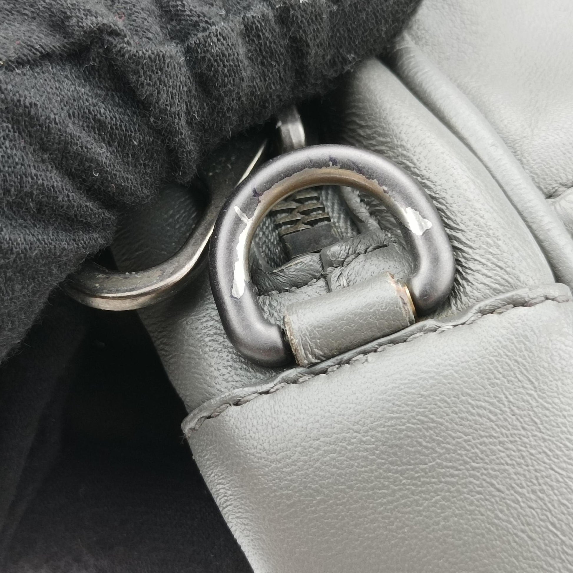Intrecciato Grey Leather B08050417Hイントレチャート グレー レザー B08050417H
