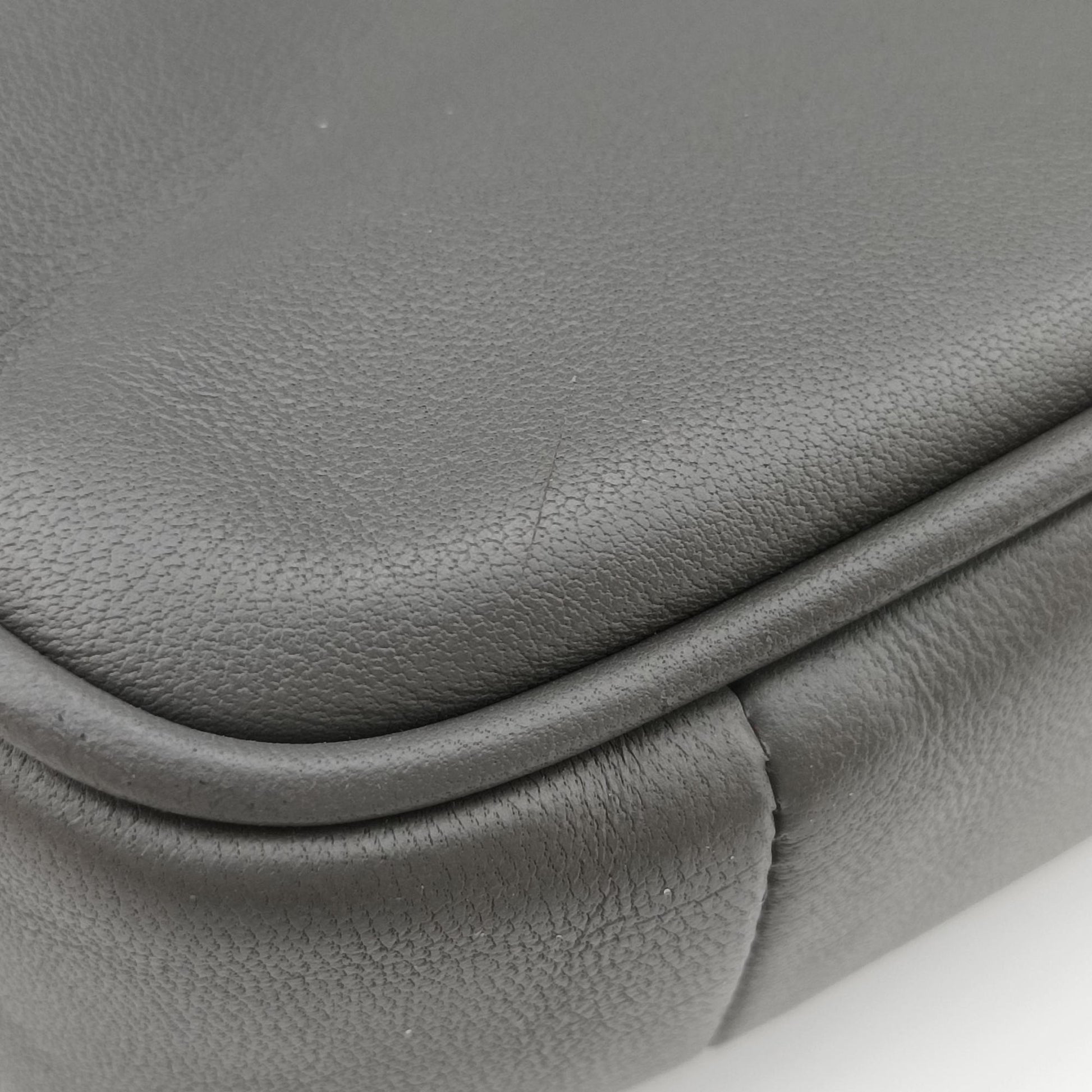 Intrecciato Grey Leather B08050417Hイントレチャート グレー レザー B08050417H
