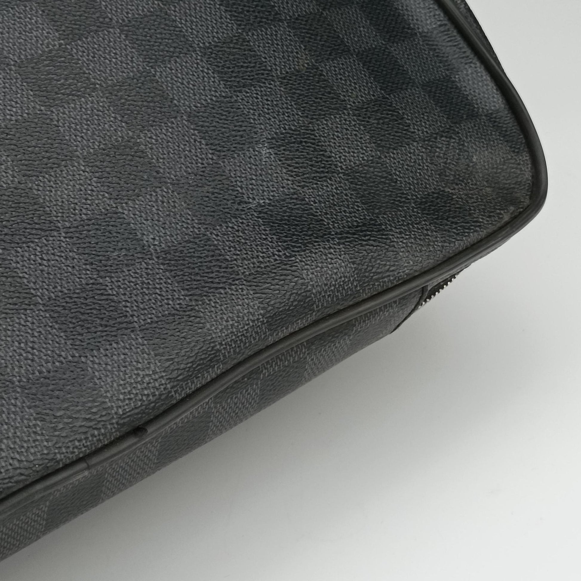 Overnight Black×Navy Damier Graphite N41004 FL0165オーバーナイト ブラック×ネイビー ダミエ グラフィット N41004 FL0165