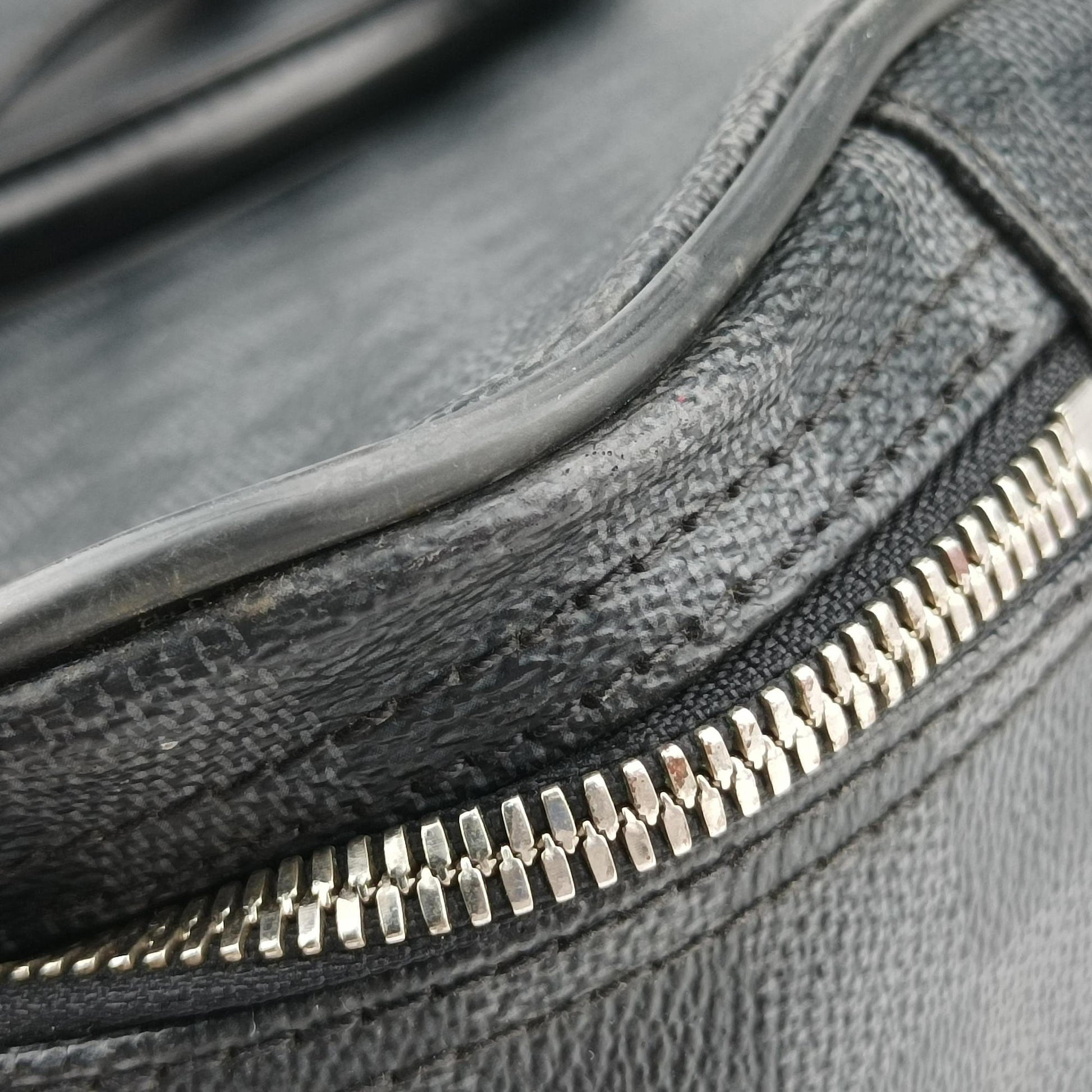 Overnight Black×Navy Damier Graphite N41004 FL0165オーバーナイト ブラック×ネイビー ダミエ グラフィット N41004 FL0165