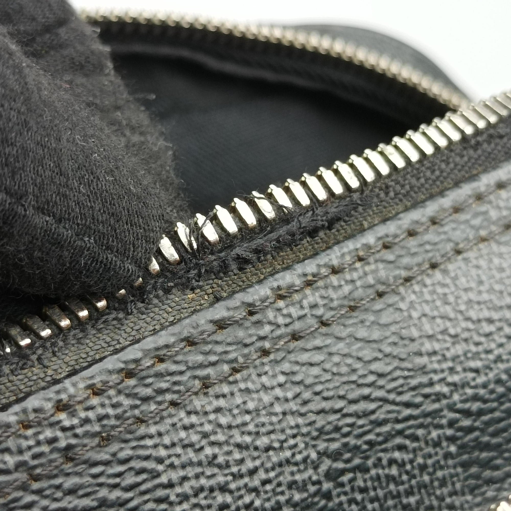 Overnight Black×Navy Damier Graphite N41004 FL0165オーバーナイト ブラック×ネイビー ダミエ グラフィット N41004 FL0165