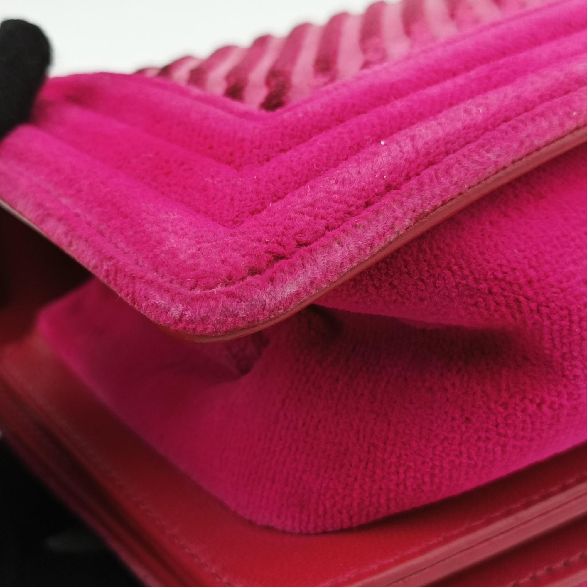 BOY CHANEL Pink velour A67085 24512994ボーイシャネル ピンク ベロア A67085 24512994