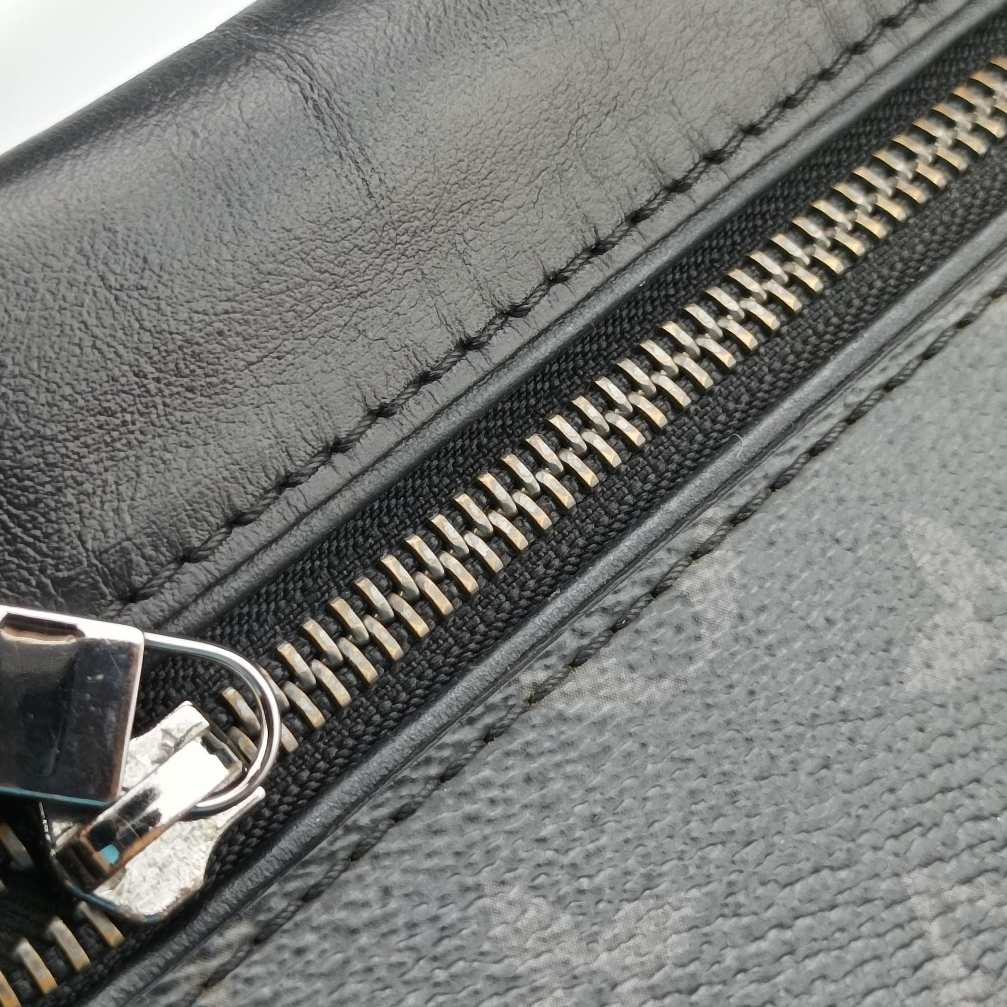 Discovery Bum Bag Black Monogram eclipse M44336 SA4199ディスカバリーバムバッグ ブラック モノグラム エクリプス M44336 SA4199