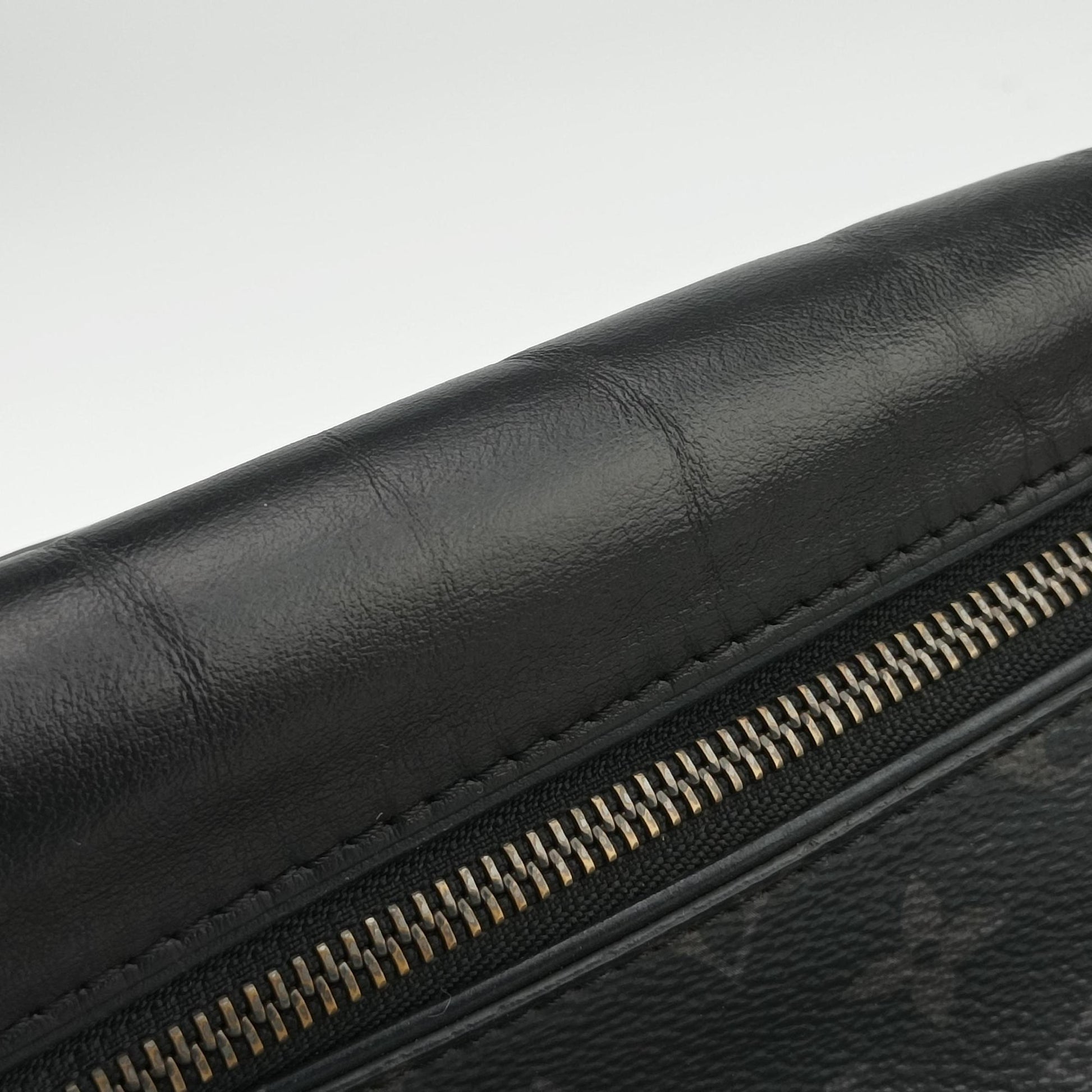 Discovery Bum Bag Black Monogram eclipse M44336 SA4199ディスカバリーバムバッグ ブラック モノグラム エクリプス M44336 SA4199