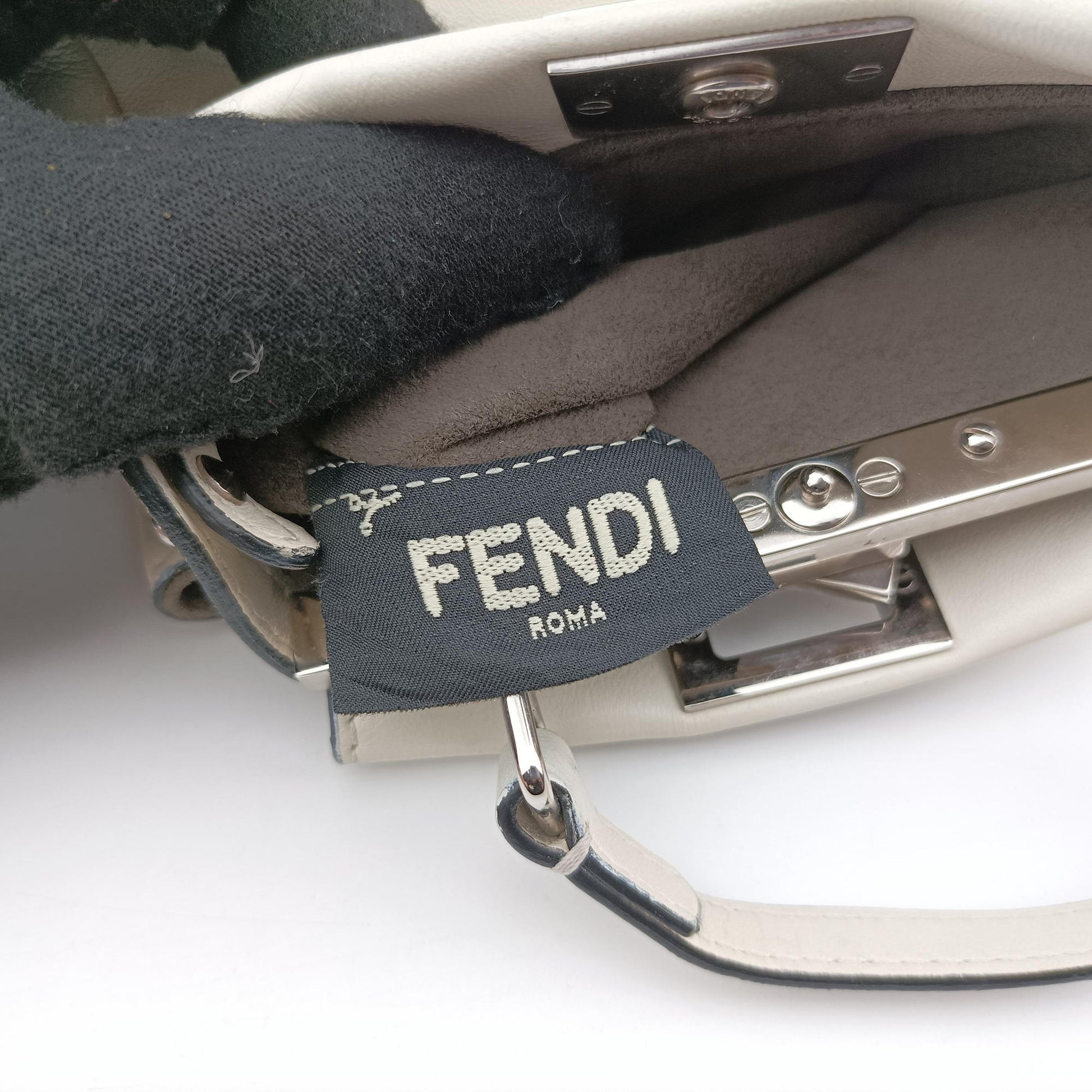 Micro Peekaboo White Leather 8M0355 8M0355-K47-150-0501マイクロピーカブー ホワイト レザー 8M0355 8M0355-K47-150-0501