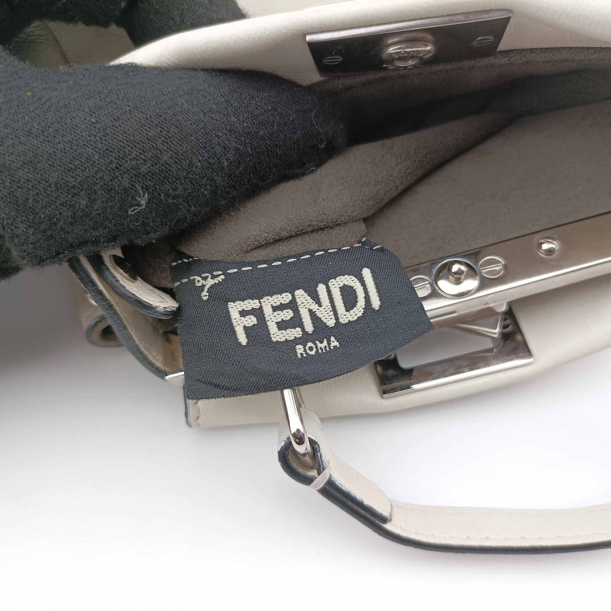 Micro Peekaboo White Leather 8M0355 8M0355-K47-150-0501マイクロピーカブー ホワイト レザー 8M0355 8M0355-K47-150-0501