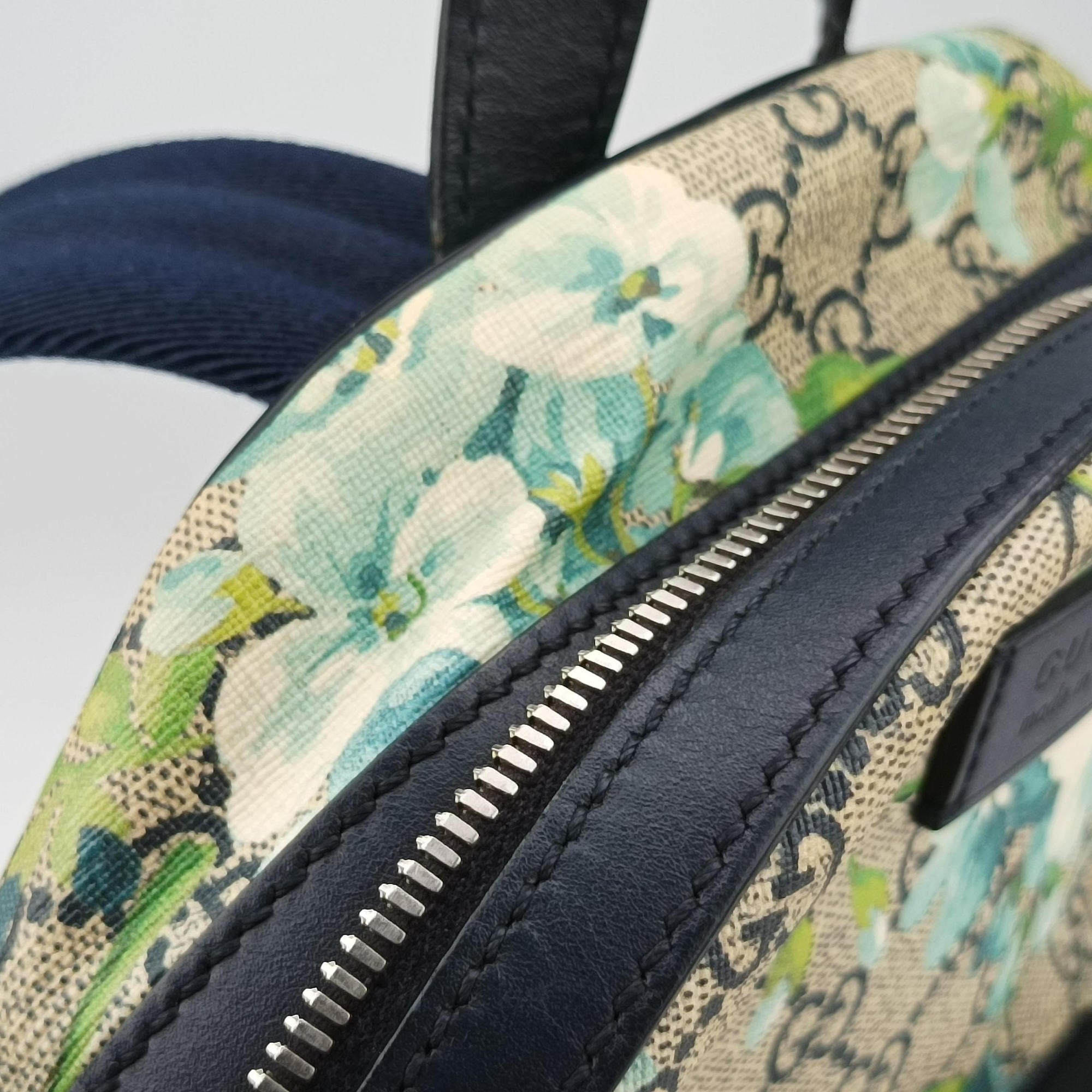 GG Blooms Beige×Navy×Multicolor PVC coated canvas 546327 B012373243GGブルームス ベージュ×ネイビー×マルチカラー PVCコーティングキャンバス 546327 B012373243