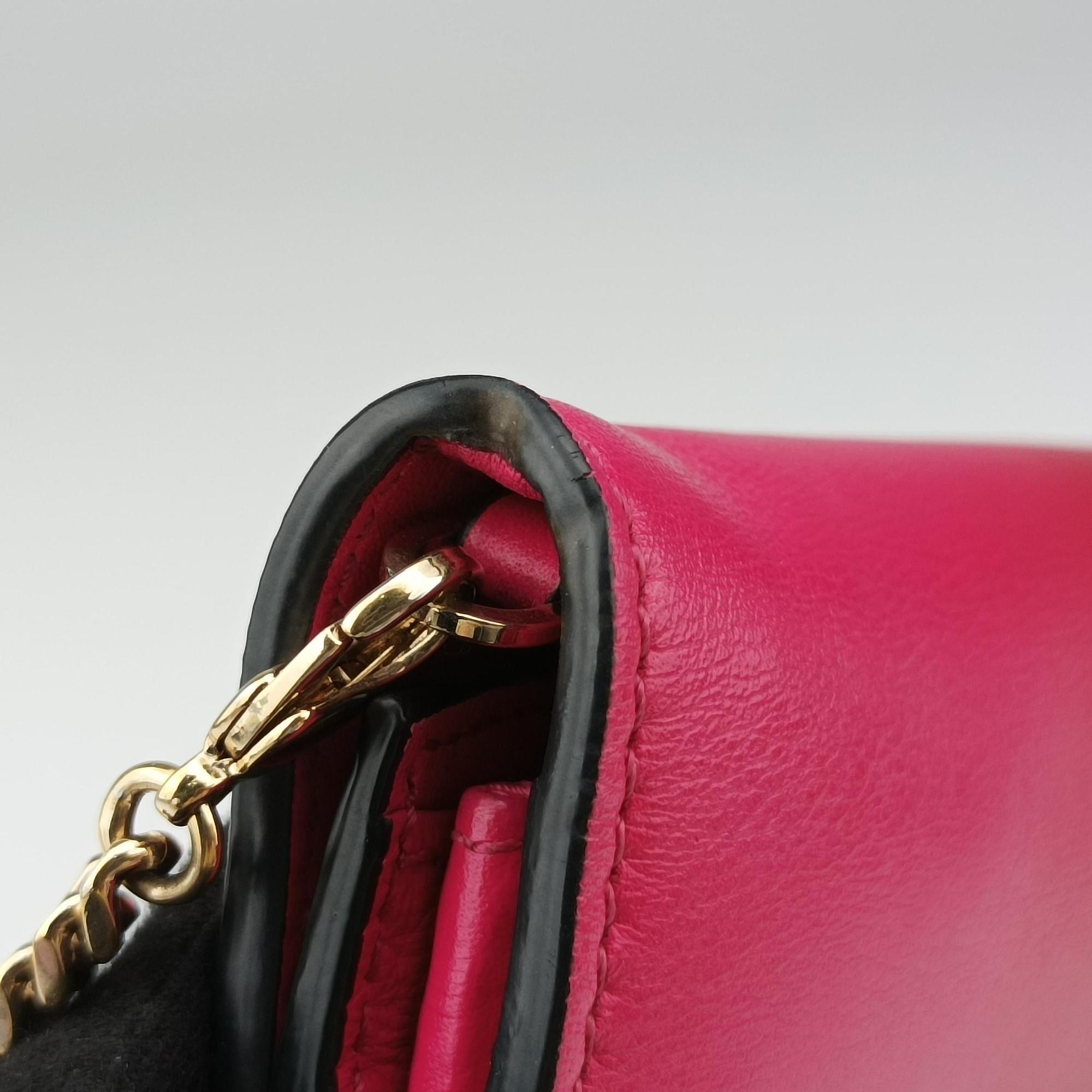 DV One Medusa  Red Leather CLG416523235145DV Oneメドゥーサ レッド レザー CLG416523235145