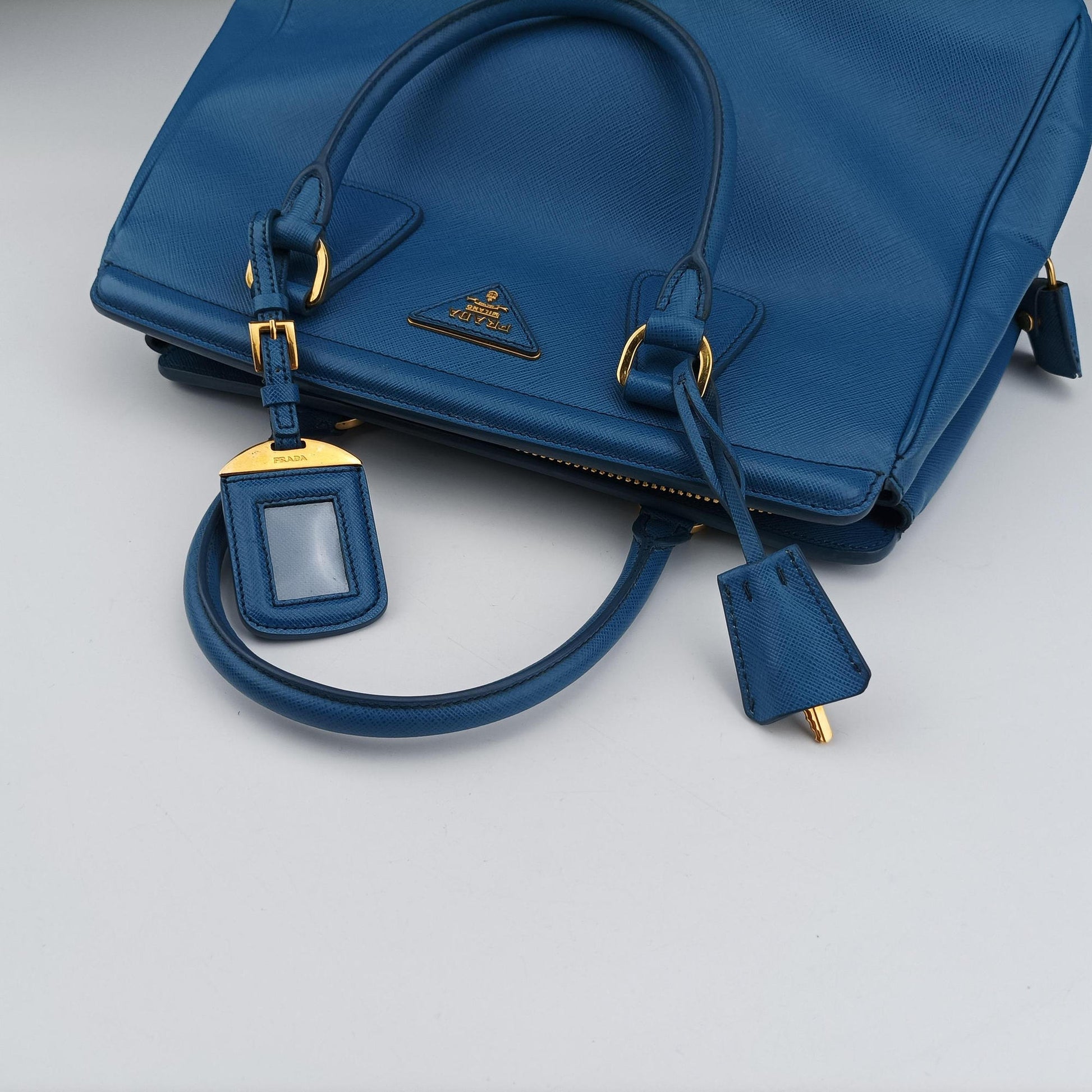 Promenade Blue SAFFIANO Leather BN2538 14 IVプロムナード ブルー サフィアーノレザー BN2538 14 IV