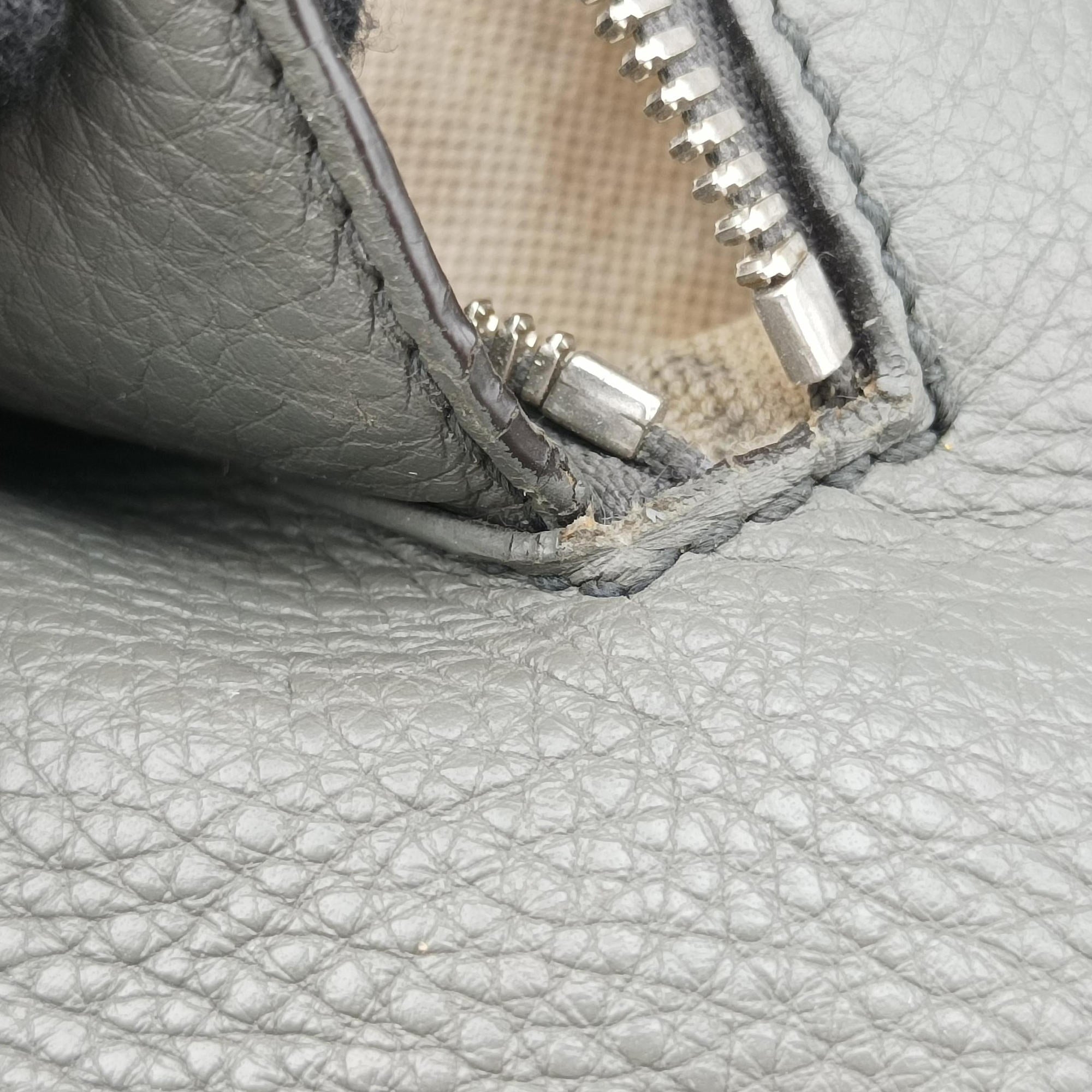 Soho Grey Leather 322057 F016050024ソーホー グレー レザー 322057 F016050024