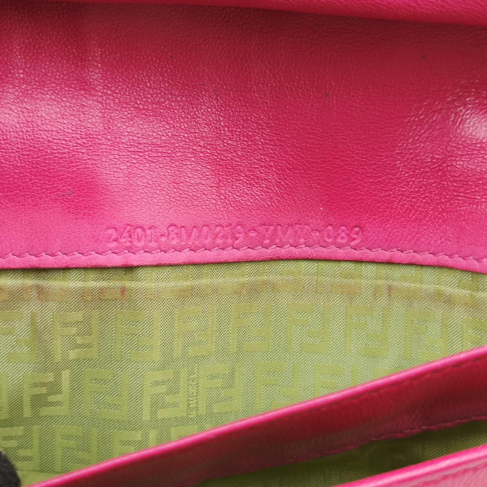 Logo Embossed Rose Leather 8M0219 2401.8M0219-YMY-089ロゴ エンボス ローズ レッド レザー 8M0219 2401.8M0219-YMY-089