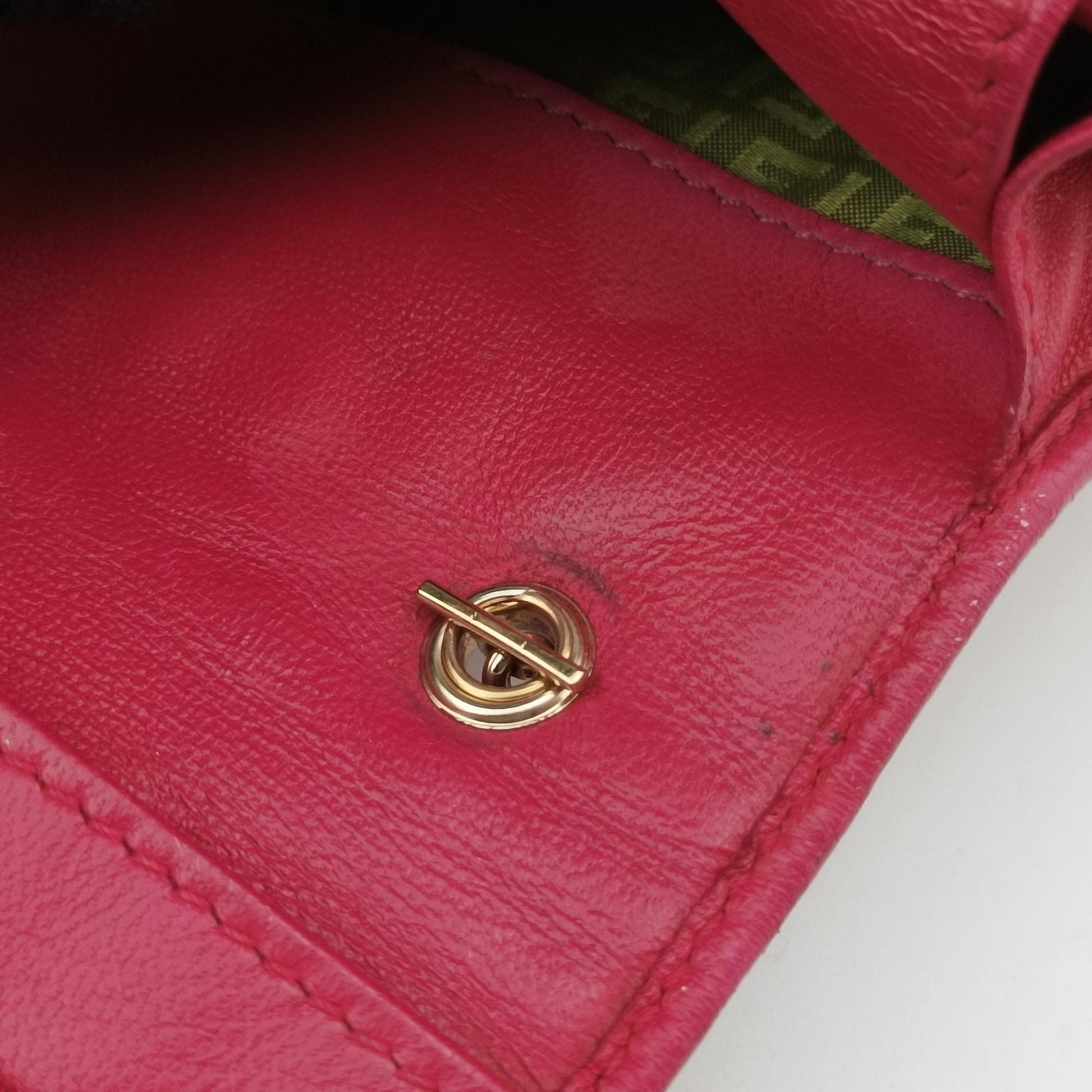 Logo Embossed Rose Leather 8M0219 2401.8M0219-YMY-089ロゴ エンボス ローズ レッド レザー 8M0219 2401.8M0219-YMY-089