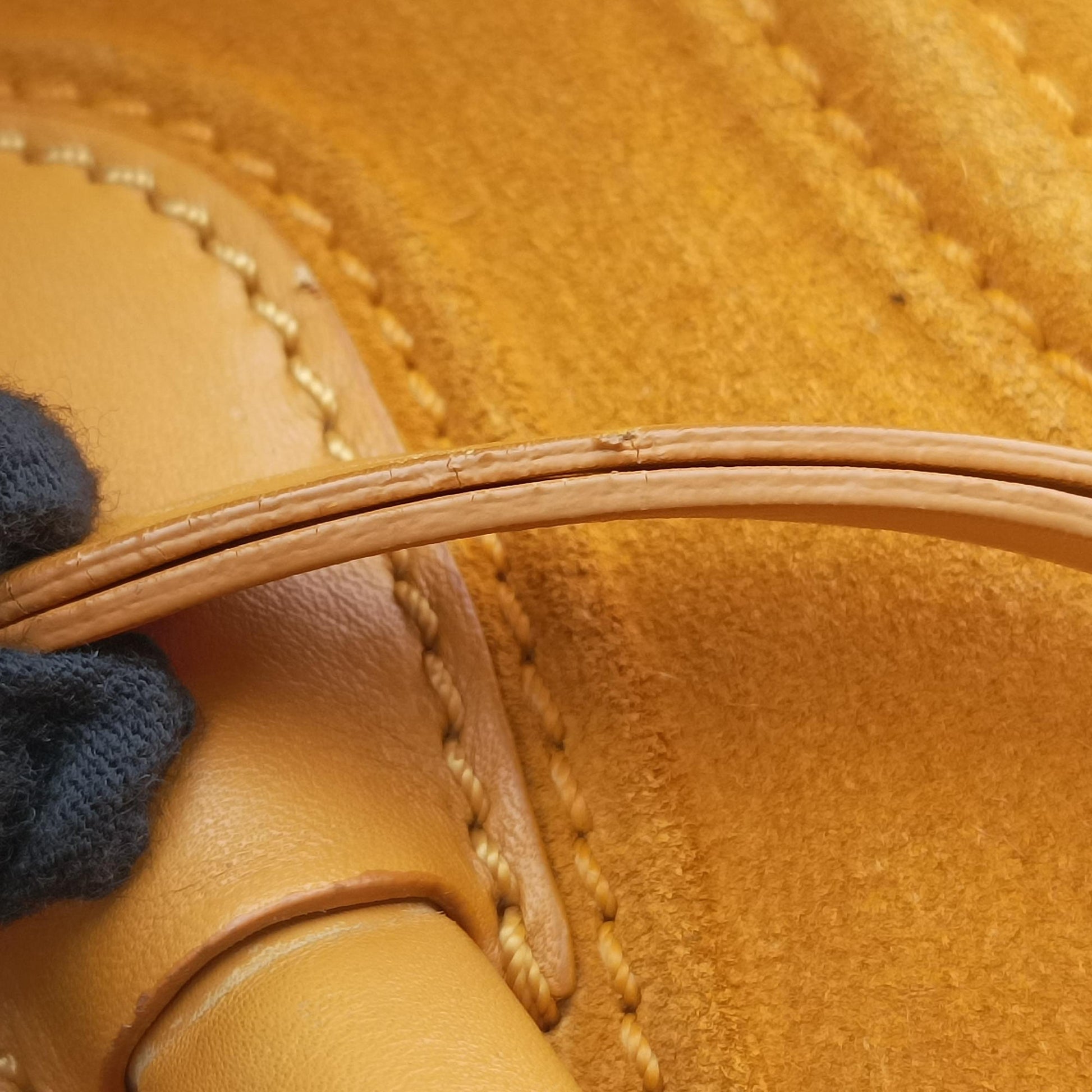 Luggage Small Square Phantom Yellow suede F-CU-0133ラゲージスモールスクエアファントム イエロー スエード F-CU-0133