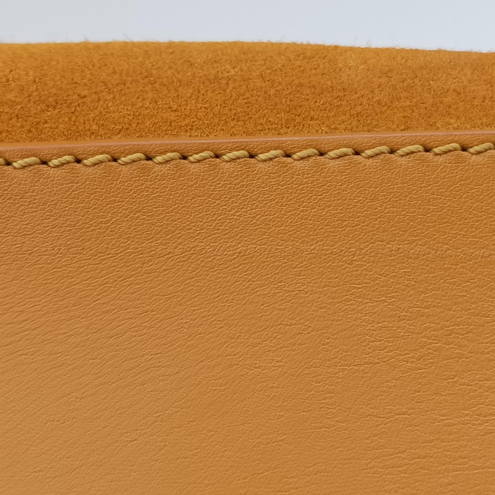Luggage Small Square Phantom Yellow suede F-CU-0133ラゲージスモールスクエアファントム イエロー スエード F-CU-0133