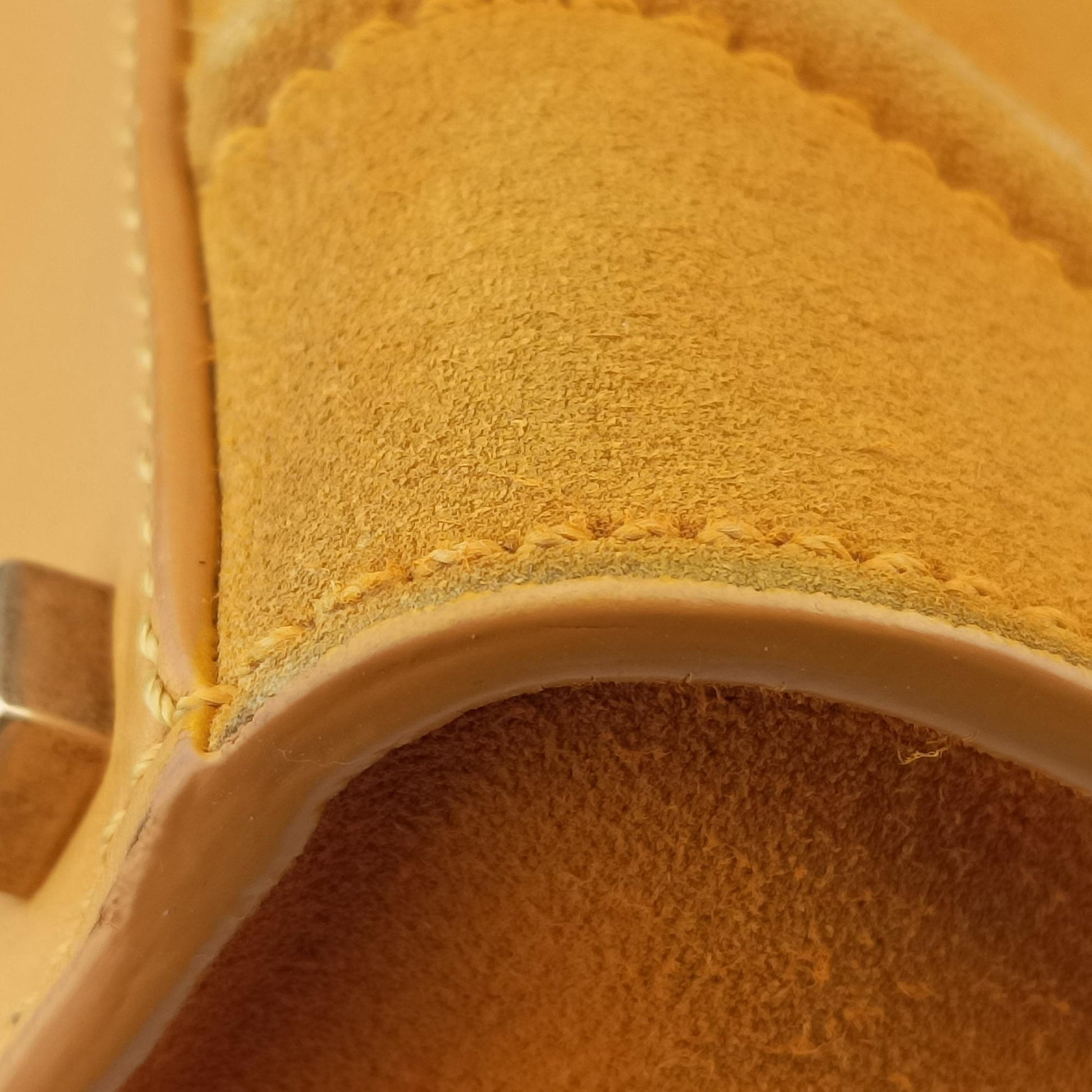 Luggage Small Square Phantom Yellow suede F-CU-0133ラゲージスモールスクエアファントム イエロー スエード F-CU-0133