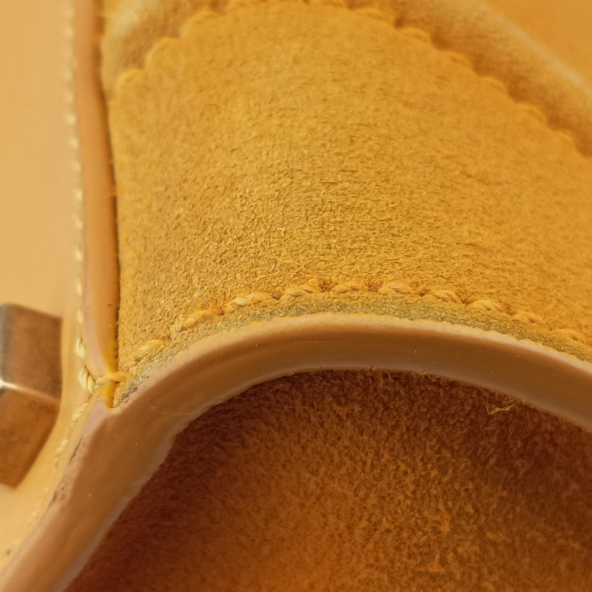 Luggage Small Square Phantom Yellow suede F-CU-0133ラゲージスモールスクエアファントム イエロー スエード F-CU-0133