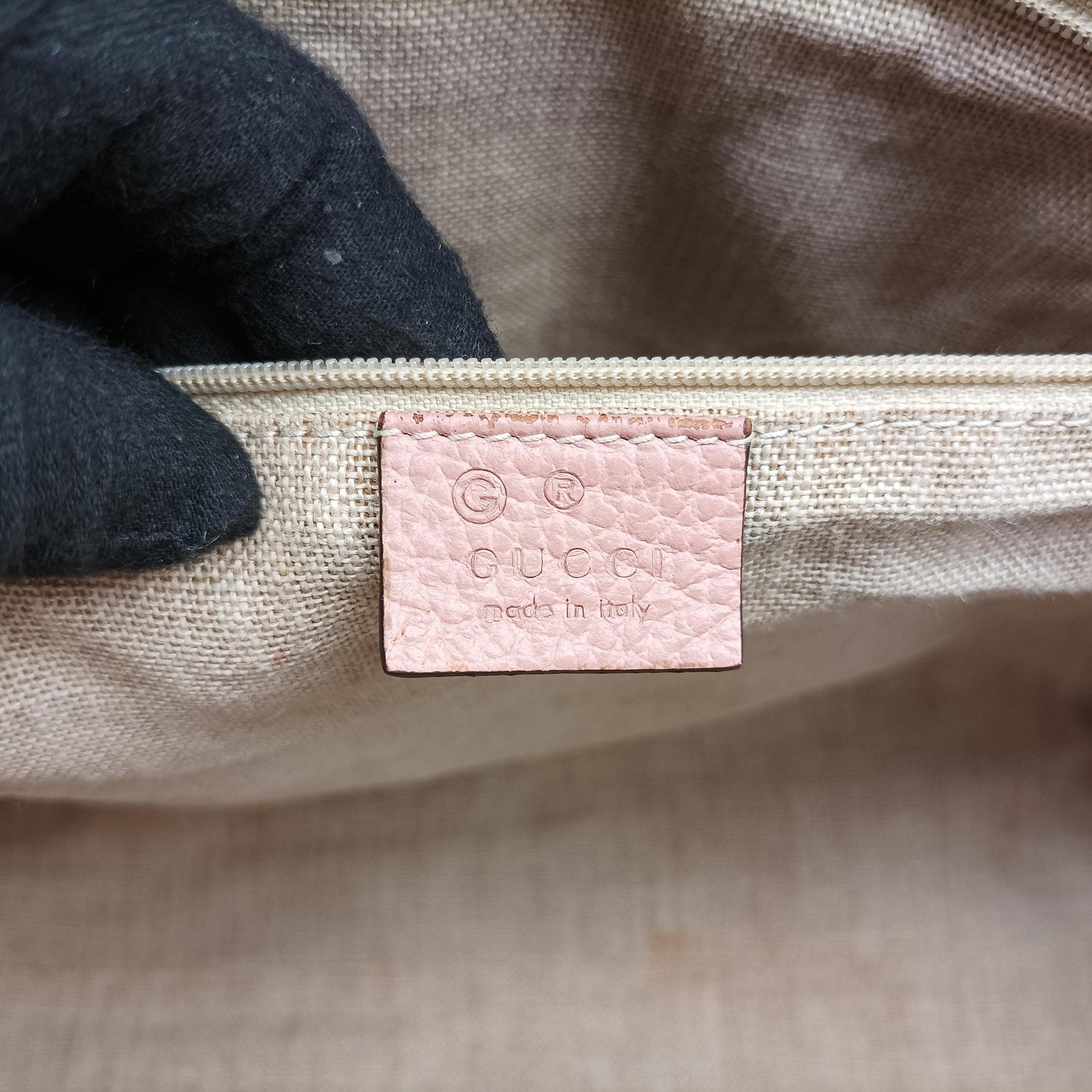 interlocking G Charmy Pink Leather 449650 G021038970インターロッキングG チャーム アウトレット ピンク レザー 449650 G021038970