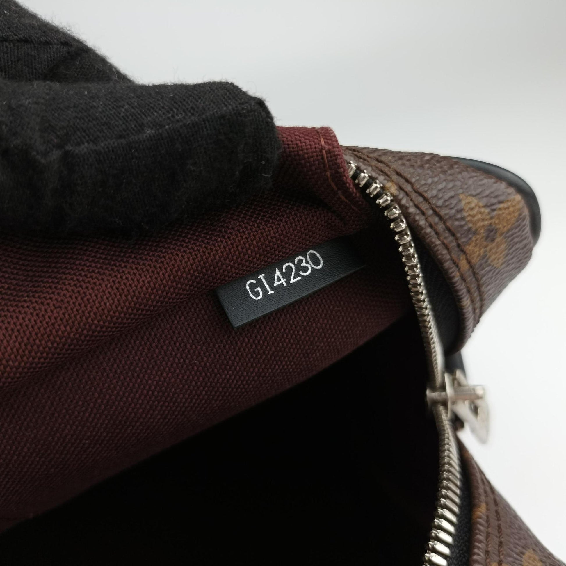 Porte Documents Voyage brown Monogram Canvas M40225 GI4230ポルトドキュマン ヴォワヤージュ モノグラム/ブラウン モノグラムキャンバス M40225 GI4230