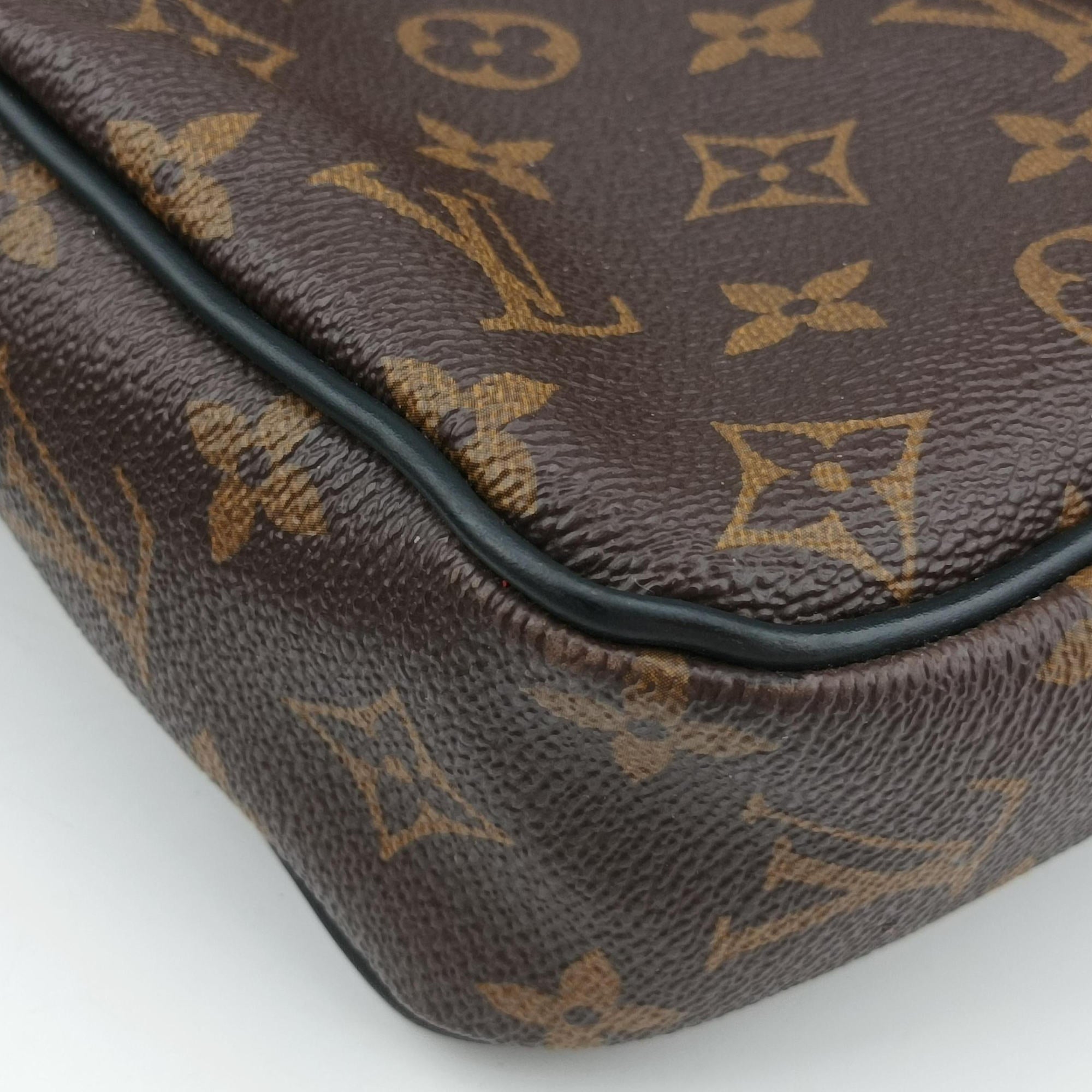 Porte Documents Voyage brown Monogram Canvas M40225 GI4230ポルトドキュマン ヴォワヤージュ モノグラム/ブラウン モノグラムキャンバス M40225 GI4230