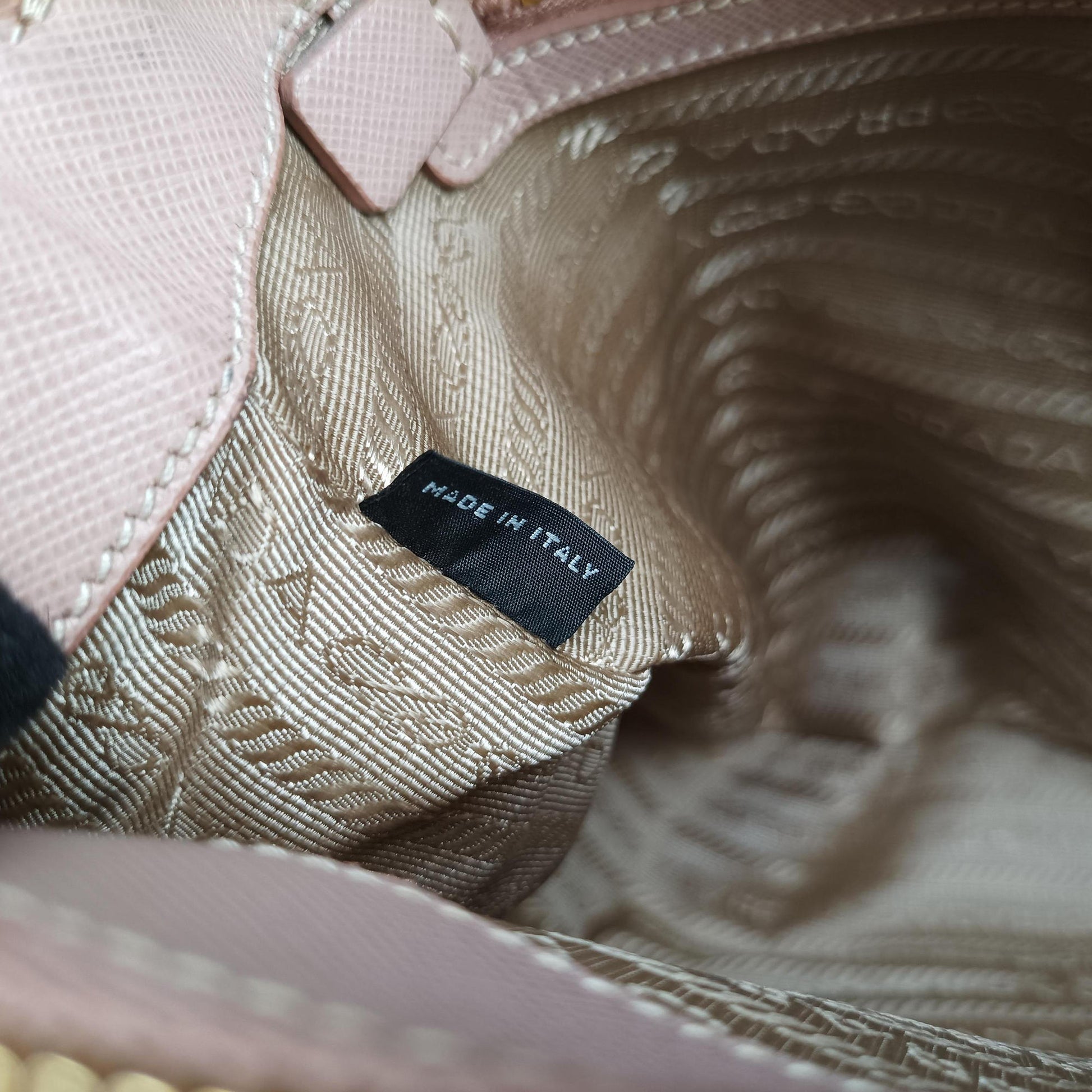 Galleria Pink SAFFIANO Leather BN1786 214ガレリア ピンク サフィアーノレザー BN1786 214