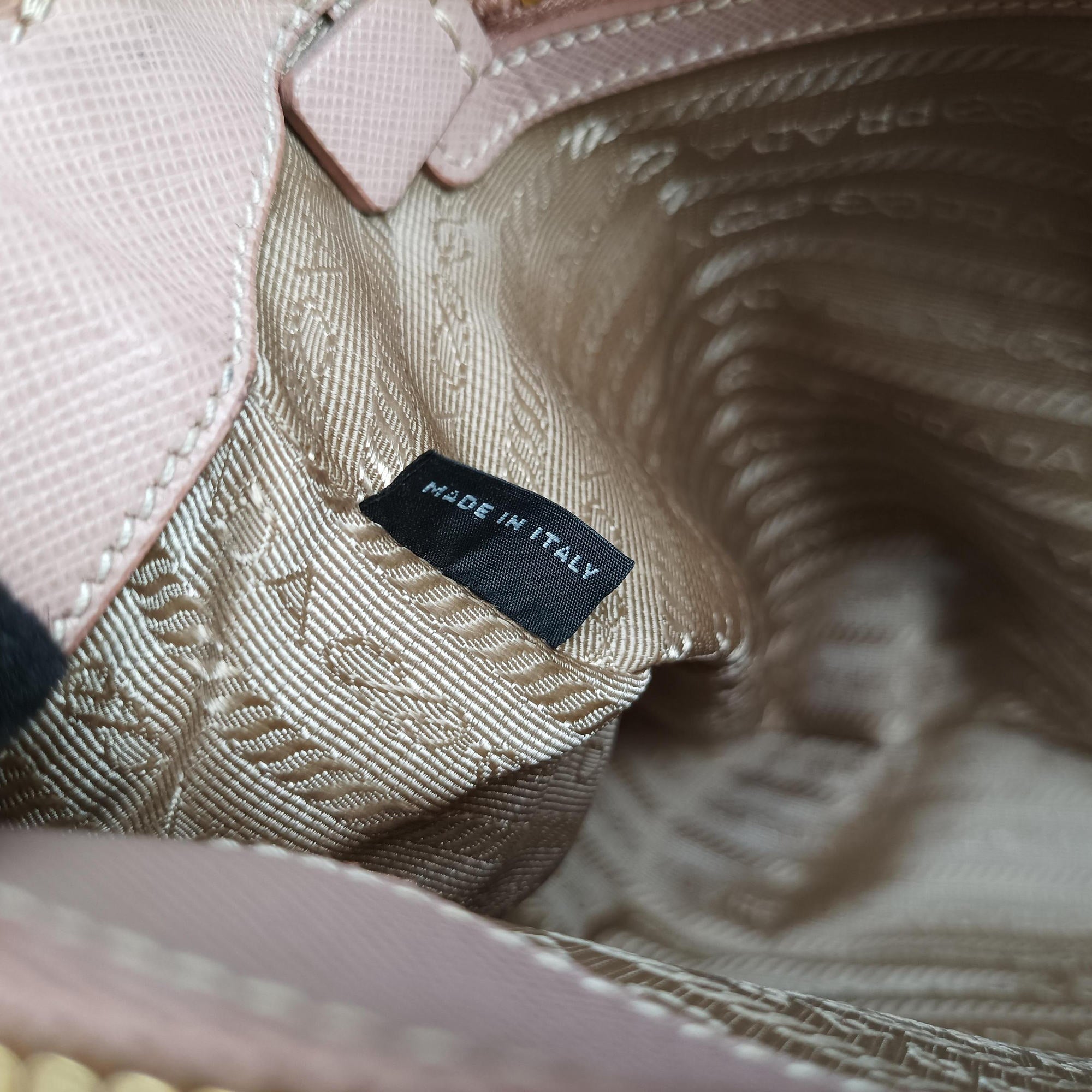 Galleria Pink SAFFIANO Leather BN1786 214ガレリア ピンク サフィアーノレザー BN1786 214