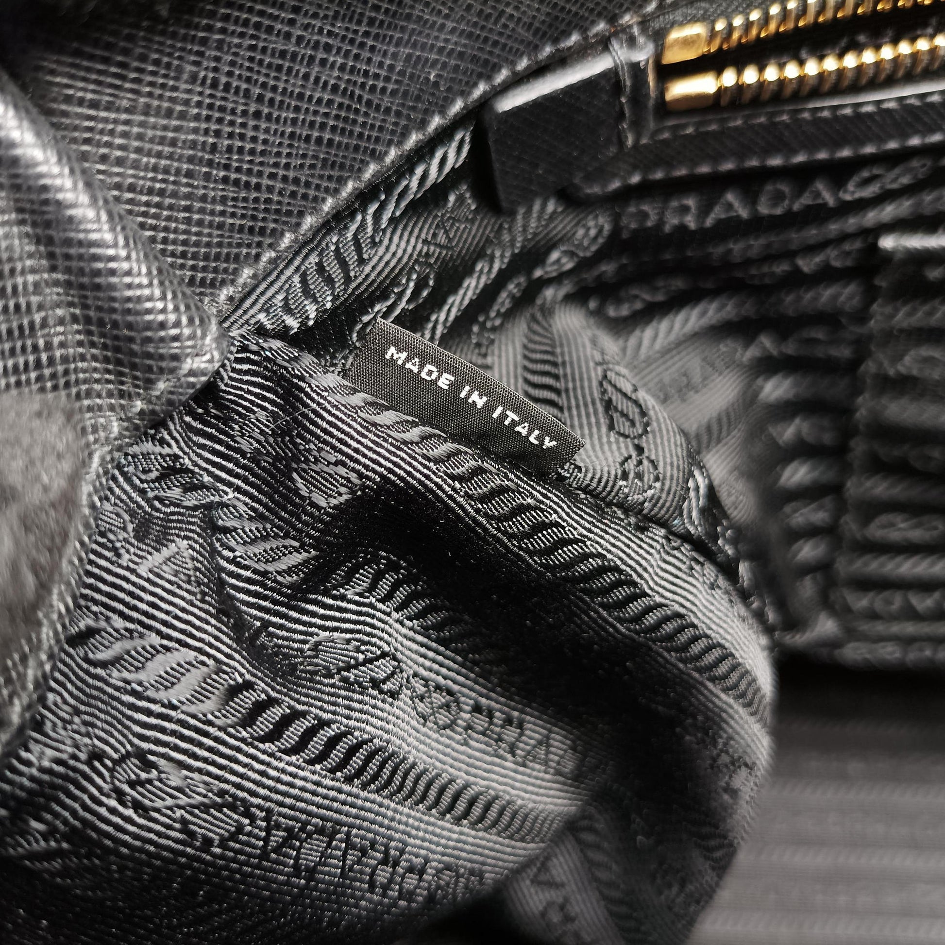 Galleria Black SAFFIANO Leather 1BA274 7/R 165ガレリア ブラック サフィアーノレザー 1BA274 7/R 165