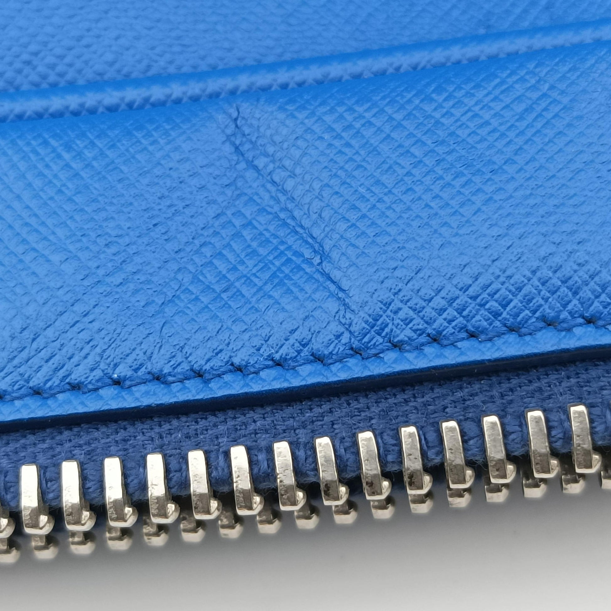 Classic Laptop briefcase Blue SAFFIANO Leather VS0305 208 31/Oブリーフケース ビジネス ブルー サフィアーノレザー VS0305 208 31/O