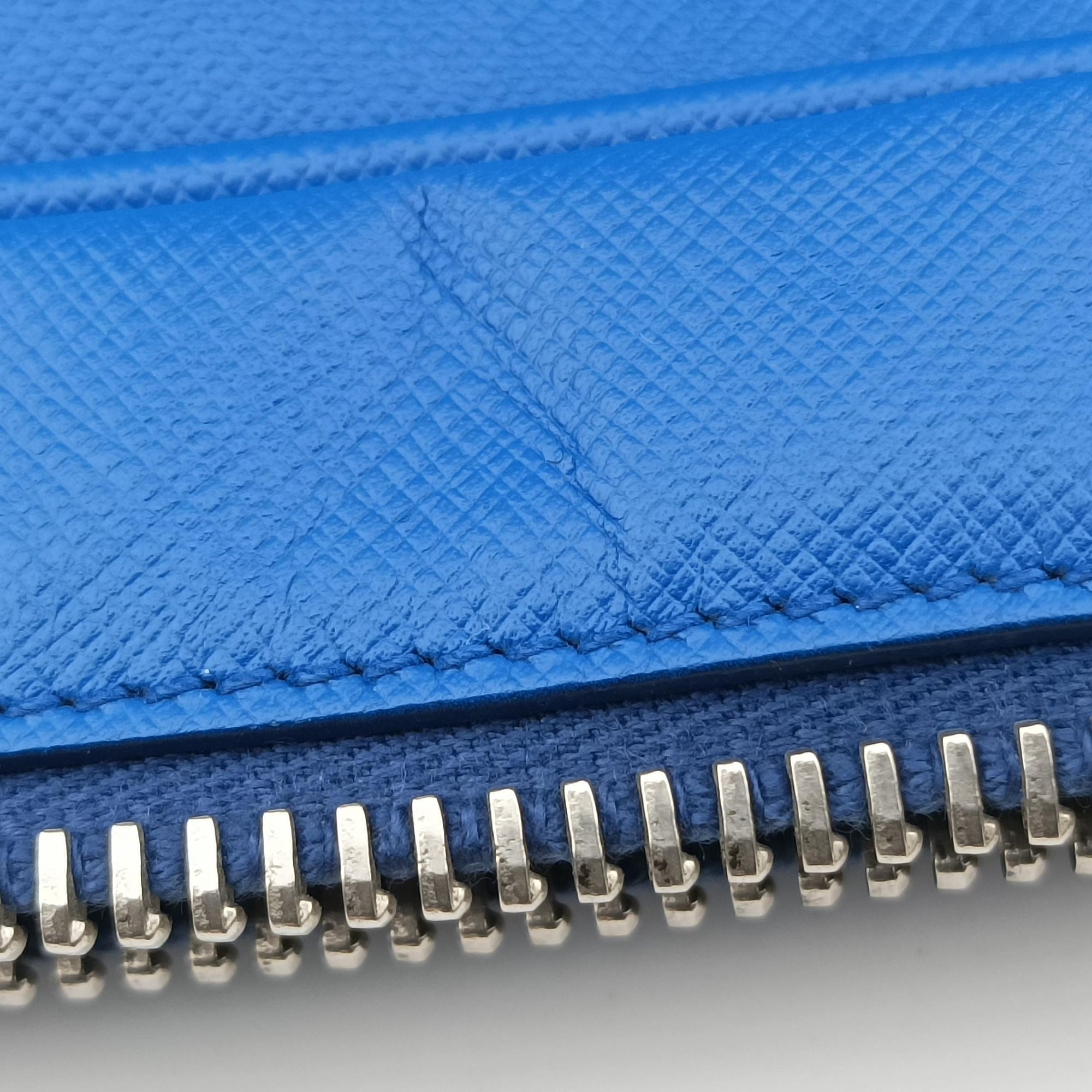 Classic Laptop briefcase Blue SAFFIANO Leather VS0305 208 31/Oブリーフケース ビジネス ブルー サフィアーノレザー VS0305 208 31/O