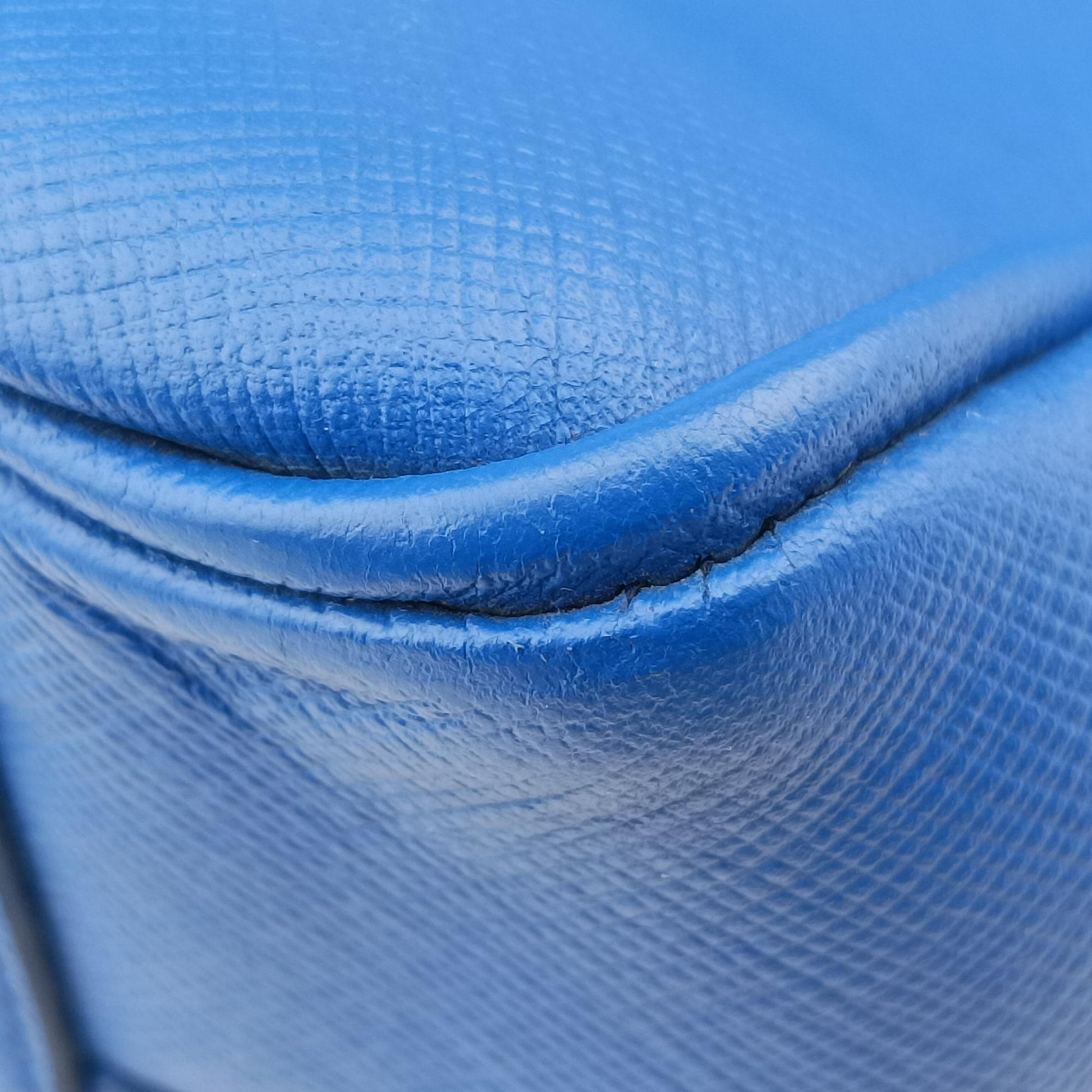 Classic Laptop briefcase Blue SAFFIANO Leather VS0305 208 31/Oブリーフケース ビジネス ブルー サフィアーノレザー VS0305 208 31/O