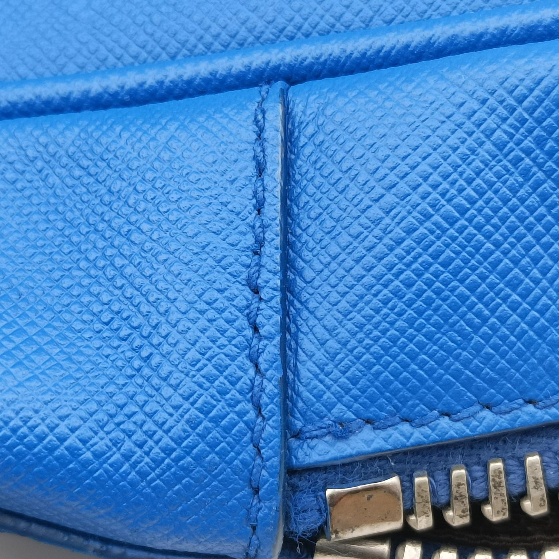 Classic Laptop briefcase Blue SAFFIANO Leather VS0305 208 31/Oブリーフケース ビジネス ブルー サフィアーノレザー VS0305 208 31/O