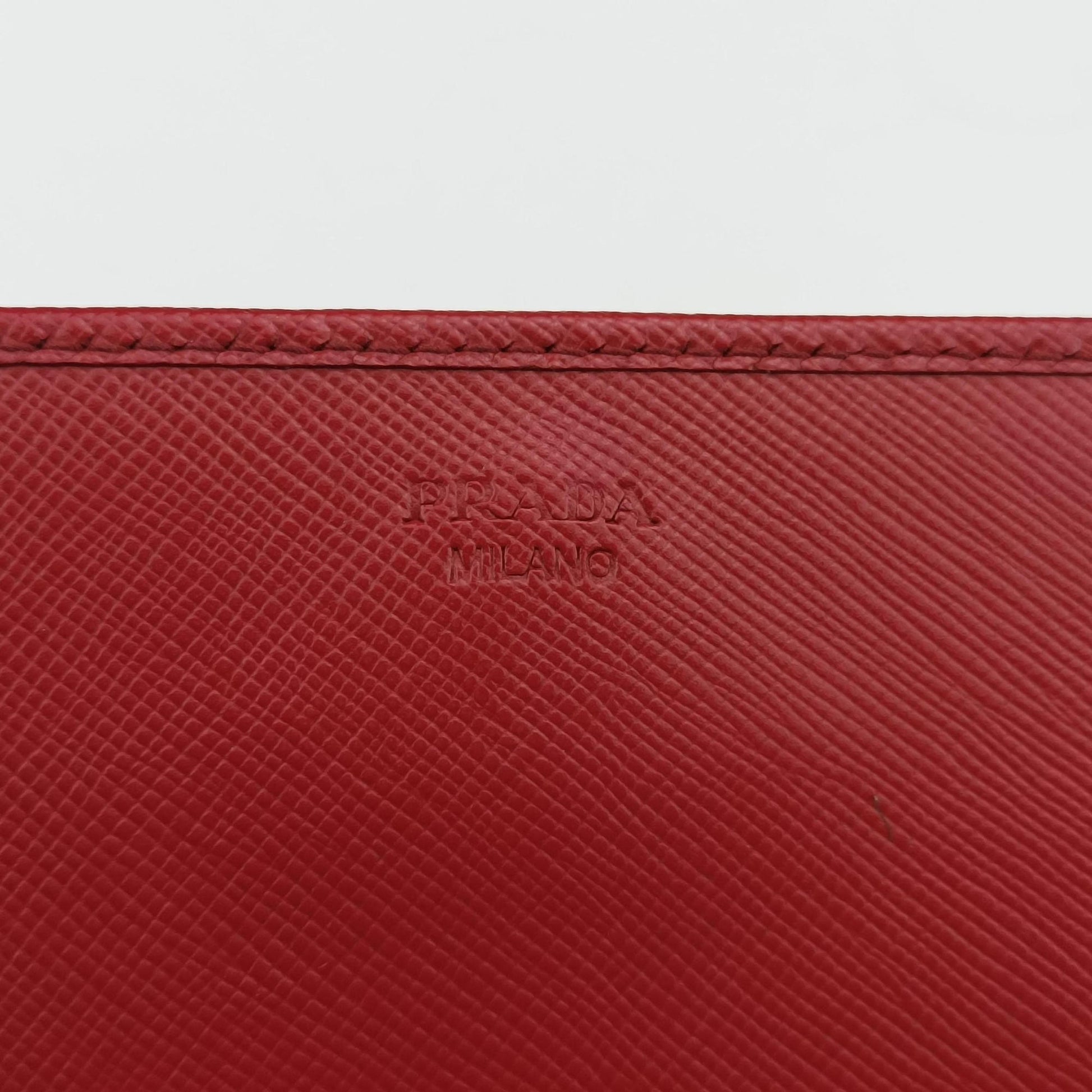 Metal Wallet on Chain Cornflower Clutch Red Saffiano Leather 1MT290 181メタル ウォレット オン チェーン コーンフラワー クラッチ レッド サフィアーノレザー 1MT290 181