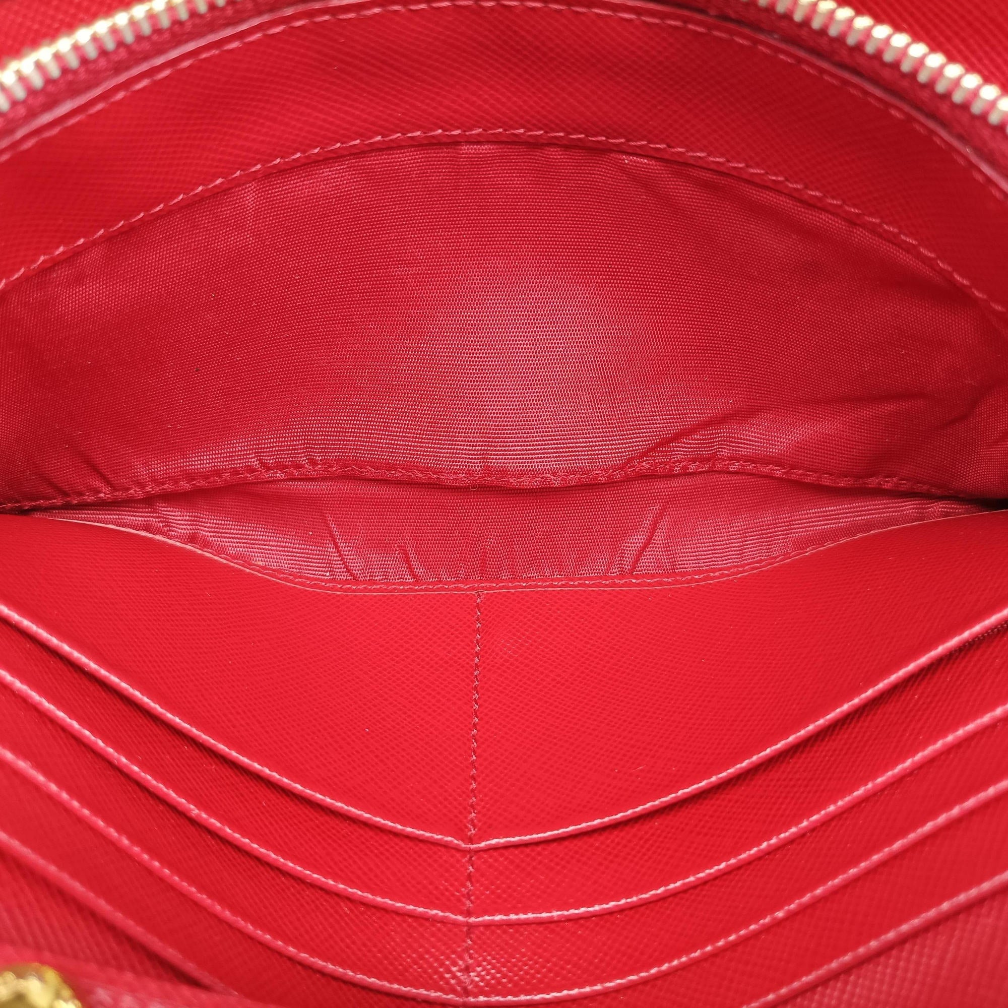 Metal Wallet on Chain Cornflower Clutch Red Saffiano Leather 1MT290 181メタル ウォレット オン チェーン コーンフラワー クラッチ レッド サフィアーノレザー 1MT290 181