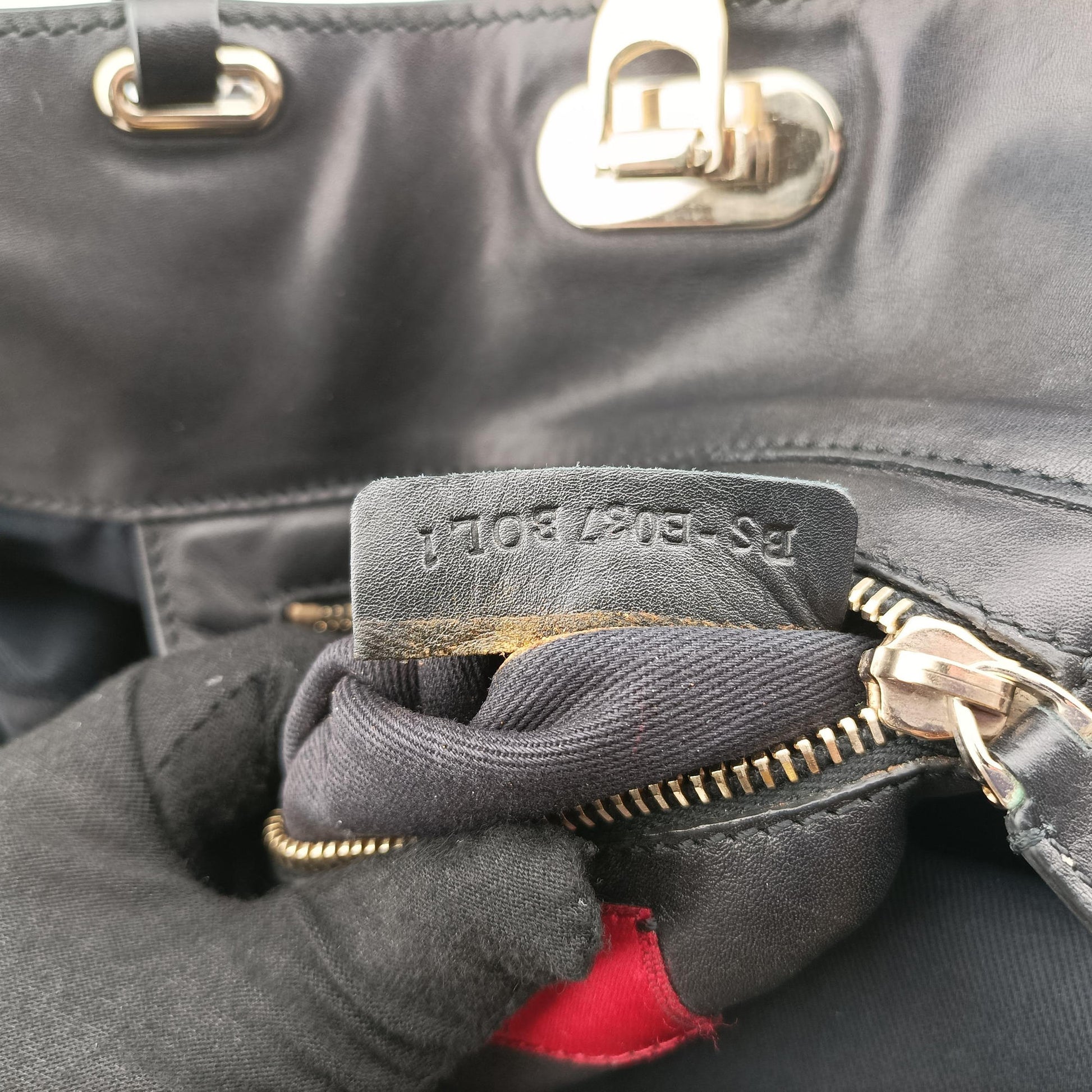 Rockstud Black Leather BS-E037BOL1ロックスタッズ ブラック レザー BS-E037BOL1