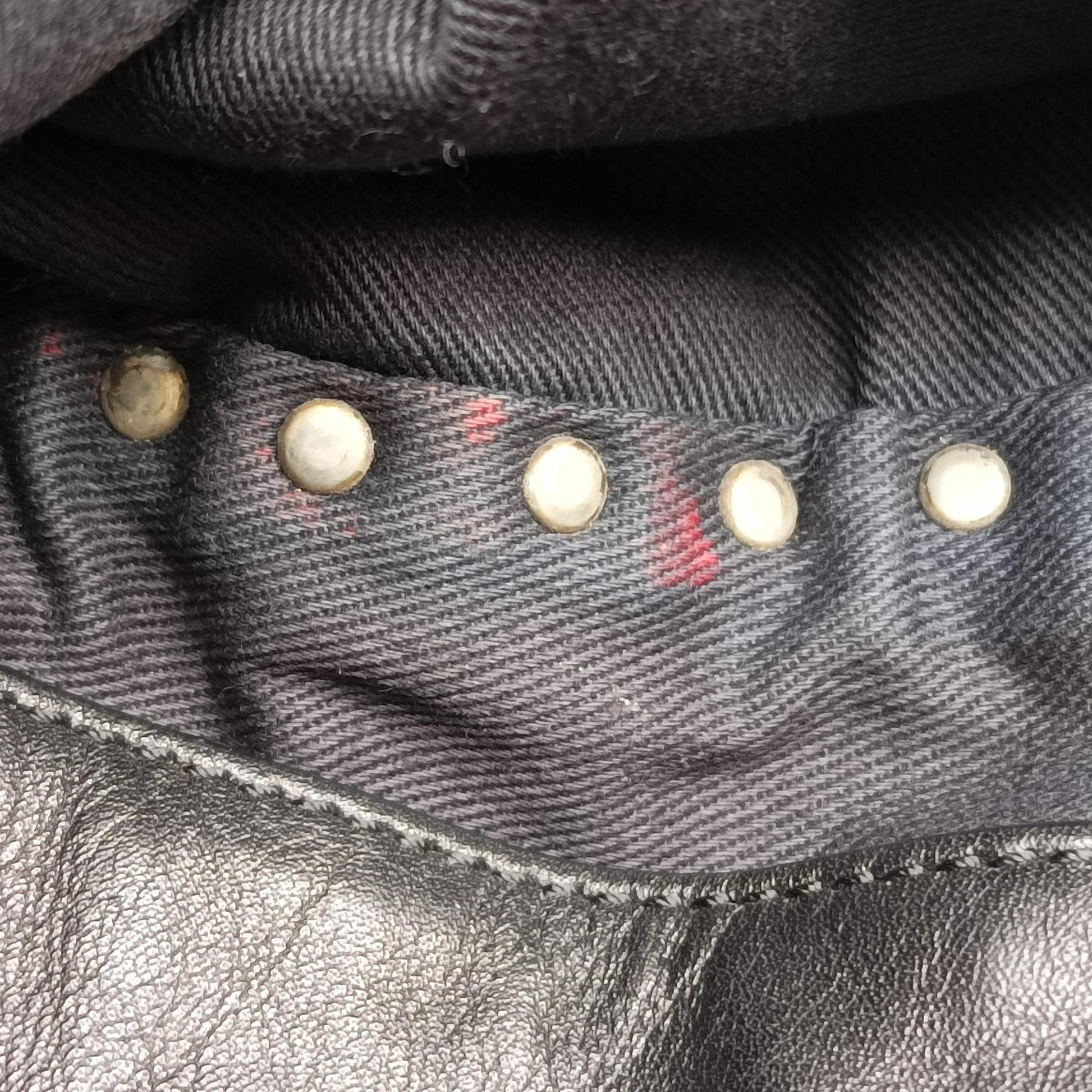 Rockstud Black Leather BS-E037BOL1ロックスタッズ ブラック レザー BS-E037BOL1