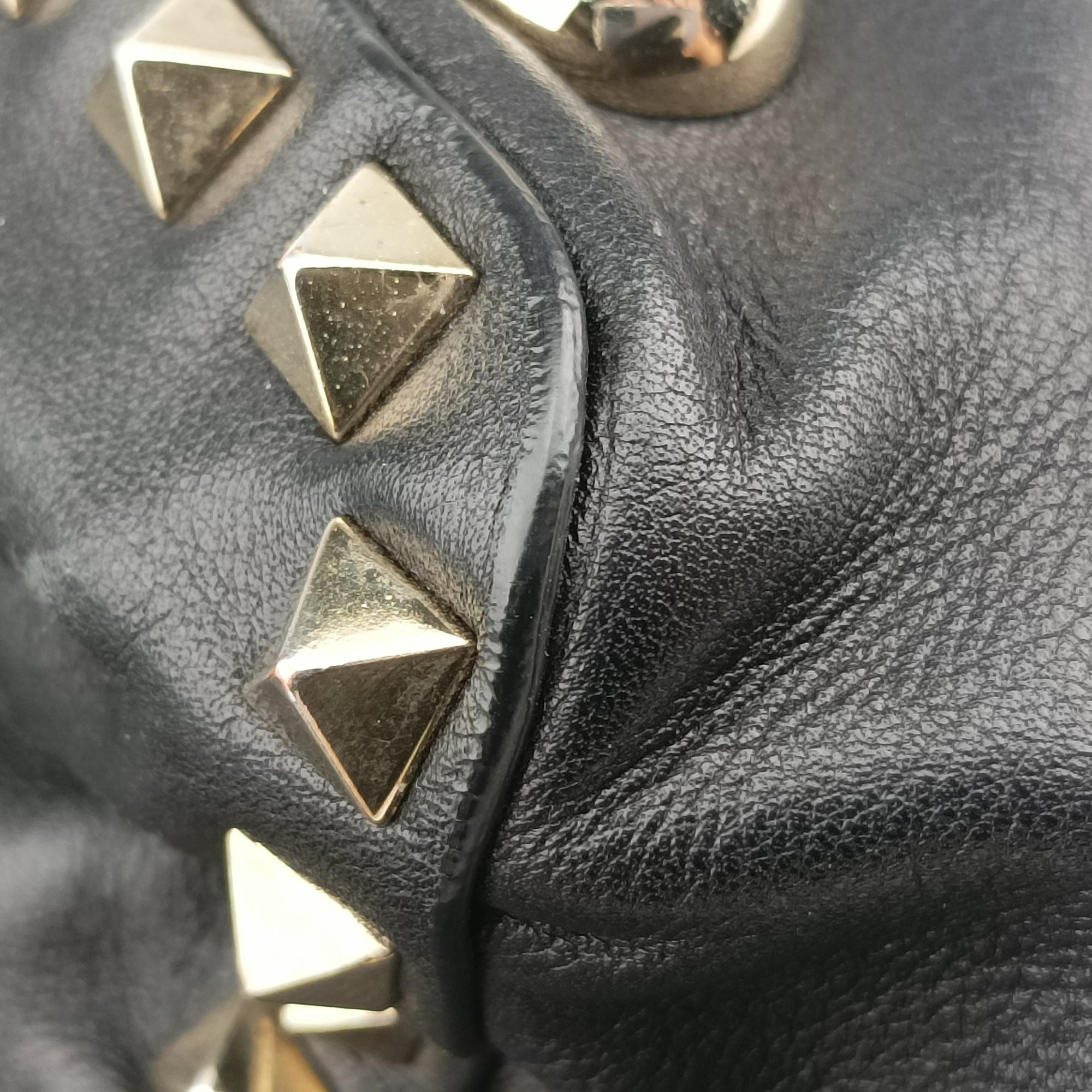 Rockstud Black Leather BS-E037BOL1ロックスタッズ ブラック レザー BS-E037BOL1