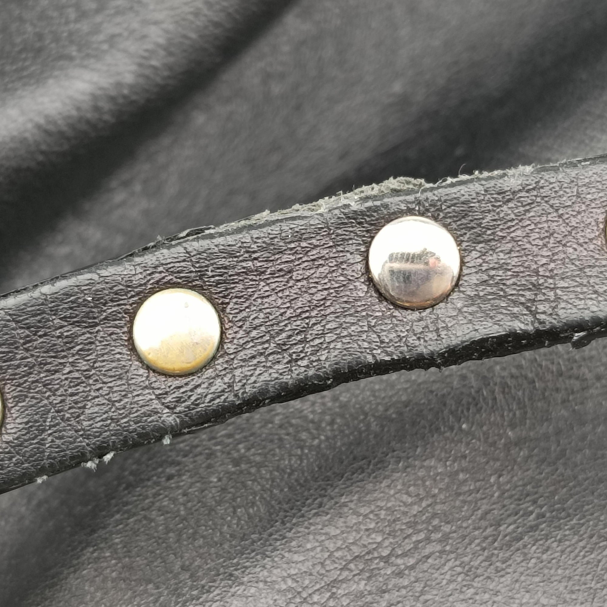 Rockstud Black Leather BS-E037BOL1ロックスタッズ ブラック レザー BS-E037BOL1