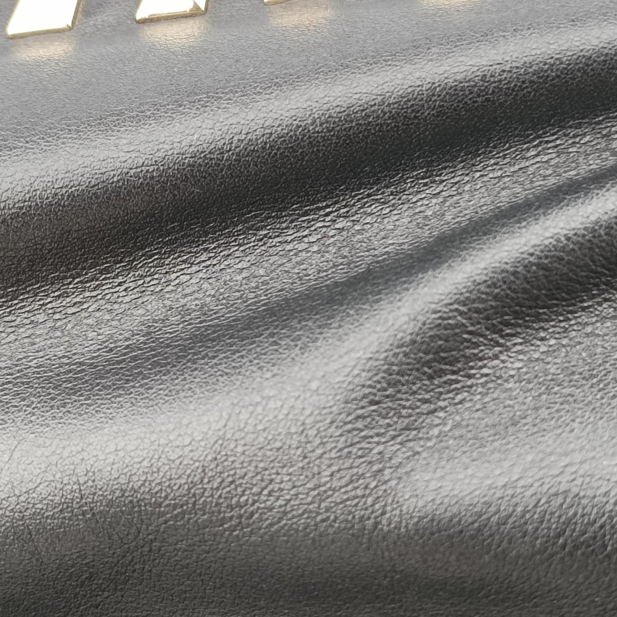 Rockstud Black Leather BS-E037BOL1ロックスタッズ ブラック レザー BS-E037BOL1