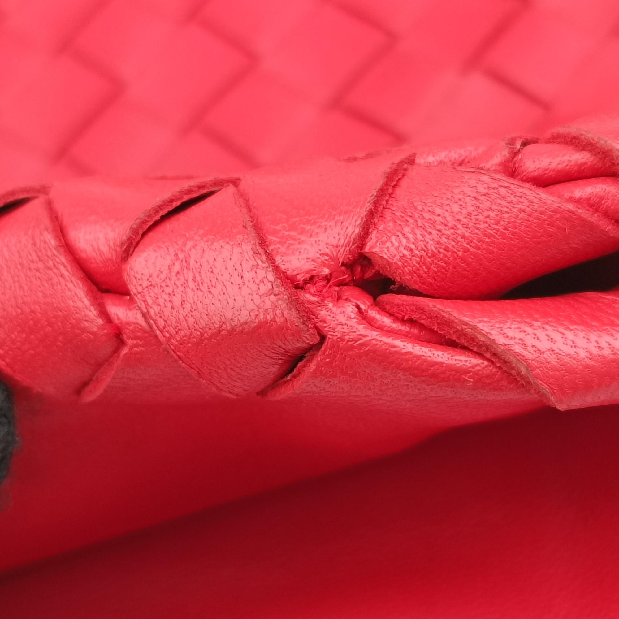 Duo Intrecciato Red lambskin B02932886Nデュオ イントレチャート レッド ラムスキン B02932886N
