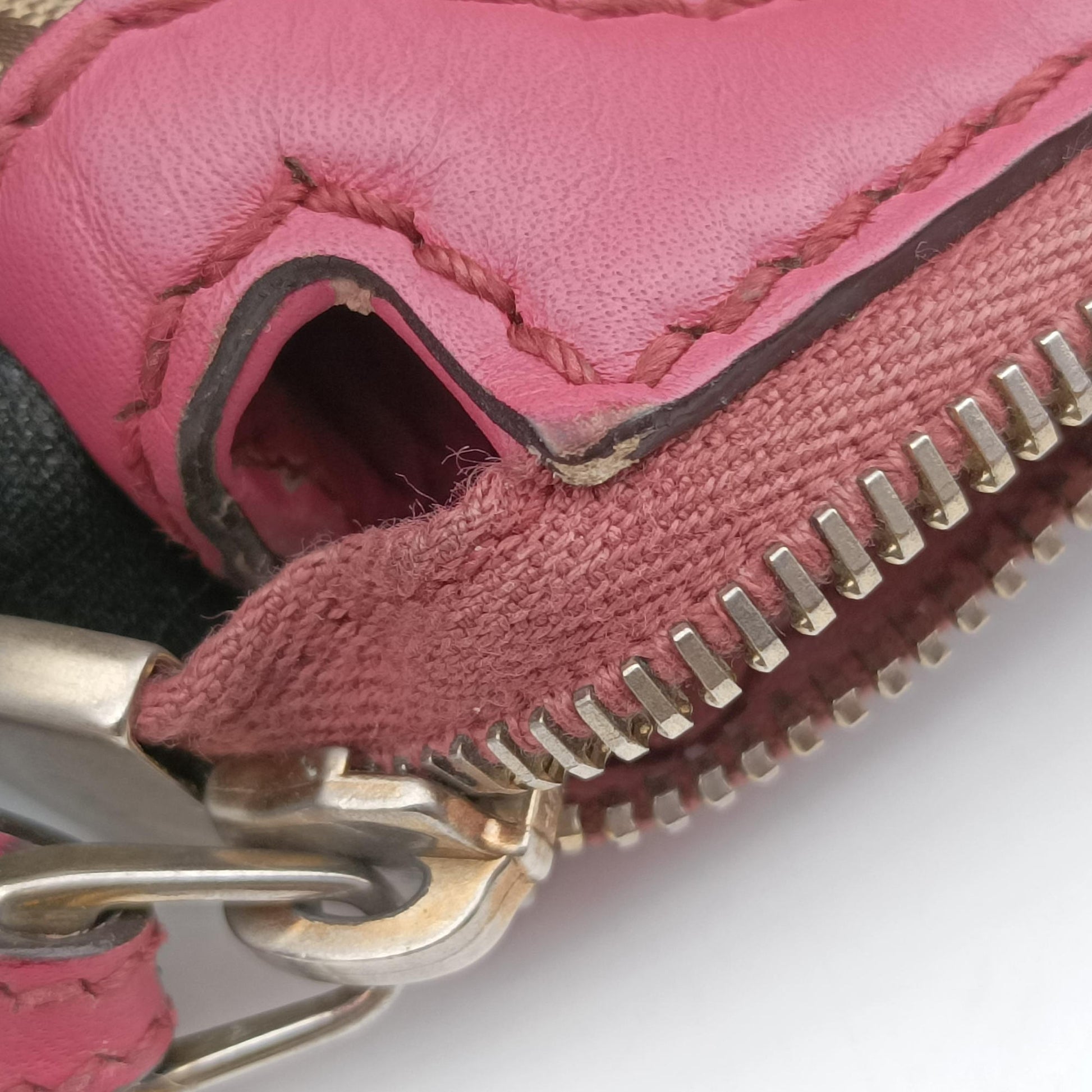 Sukey Beige × Pink canvas×leather 247902 E013708938スーキー ベージュ x ピンク キャンバス×レザー 247902 E013708938