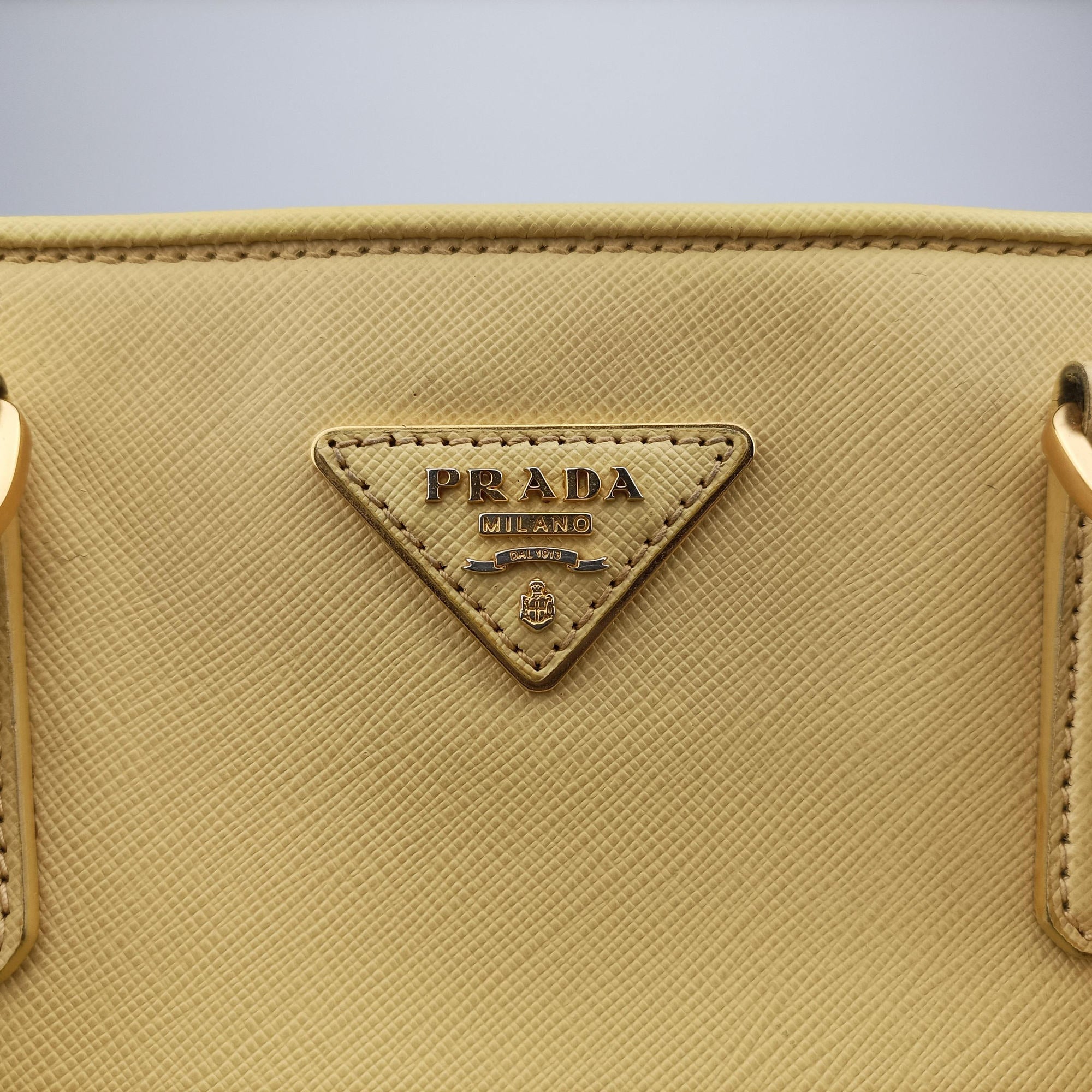 Promenade Yellow SAFFIANO Leather BN2567 180プロムナード イエロー サフィアーノレザー BN2567 180