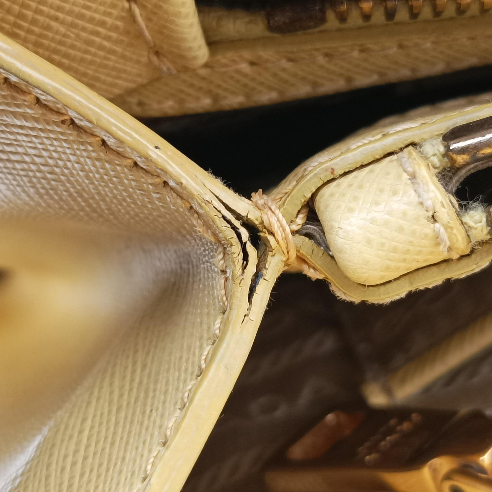 Promenade Yellow SAFFIANO Leather BN2567 180プロムナード イエロー サフィアーノレザー BN2567 180