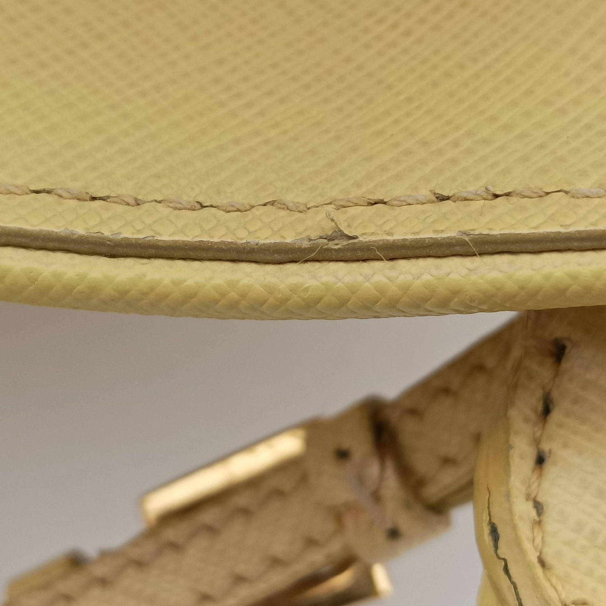Promenade Yellow SAFFIANO Leather BN2567 180プロムナード イエロー サフィアーノレザー BN2567 180